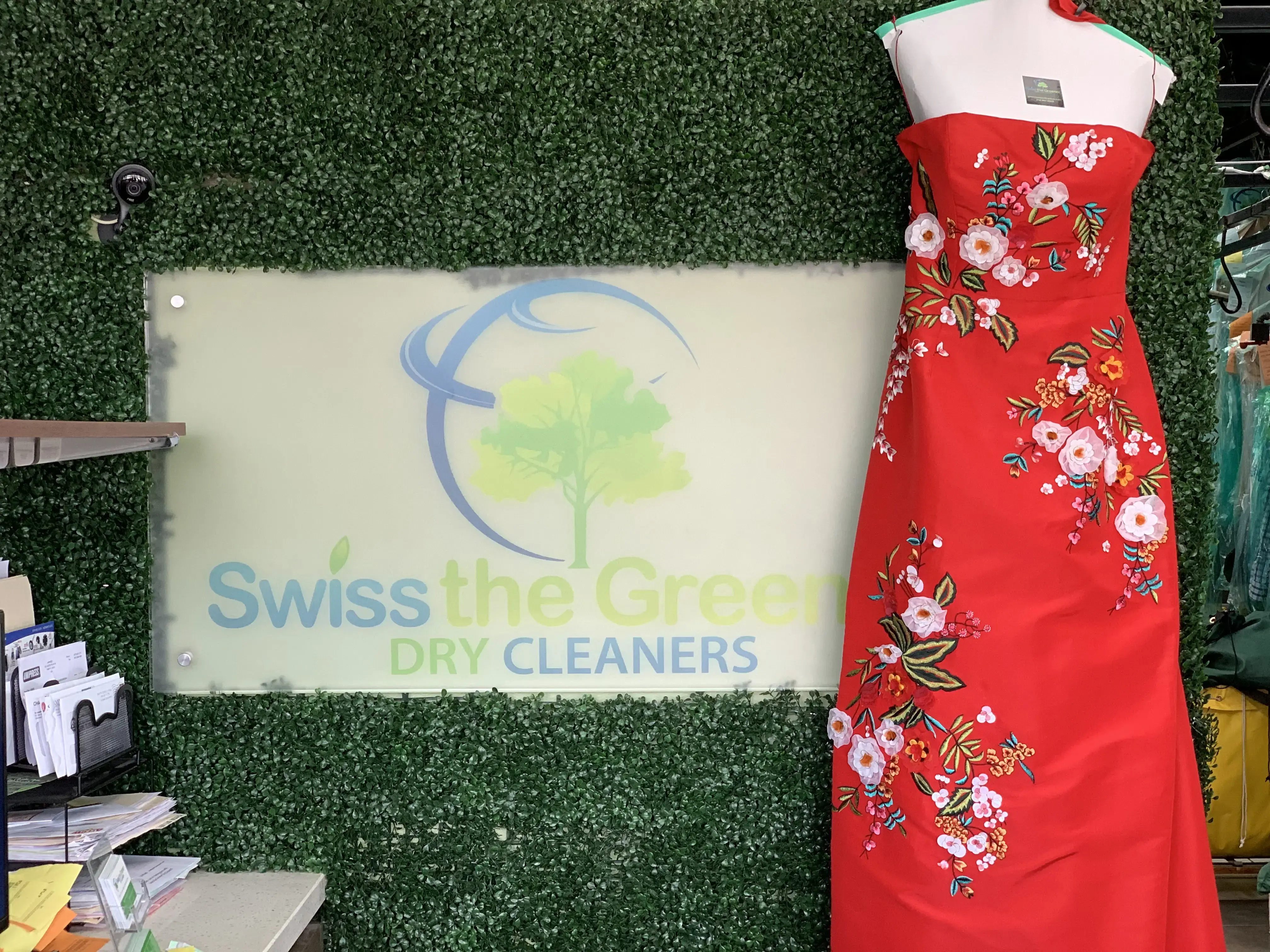 Swiss the Greener Dry Cleaners thumbnail 7