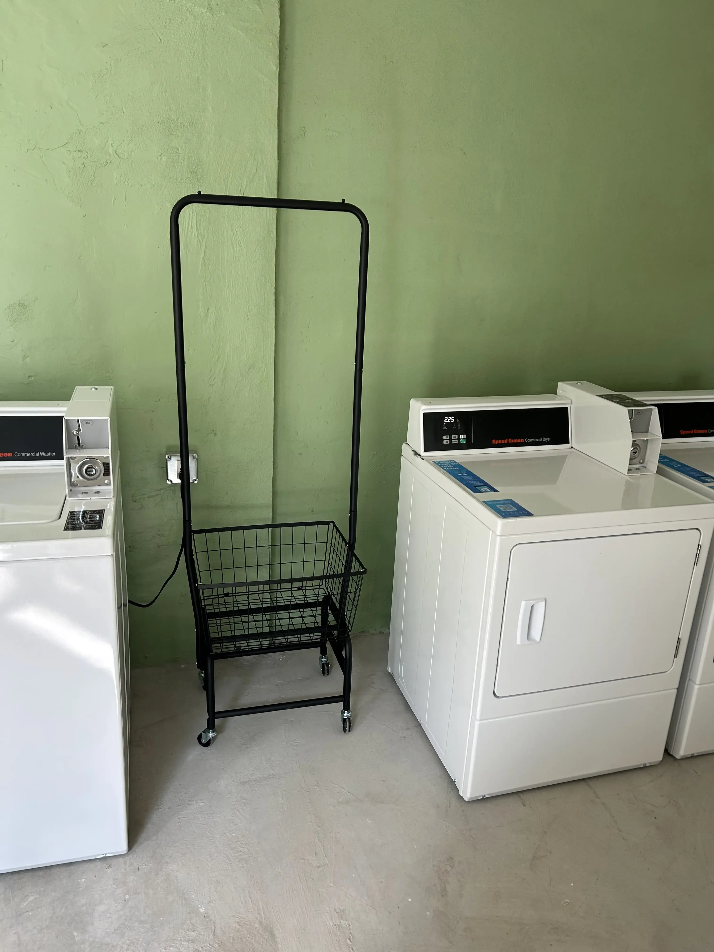 SY RV Park Laundromat thumbnail 4