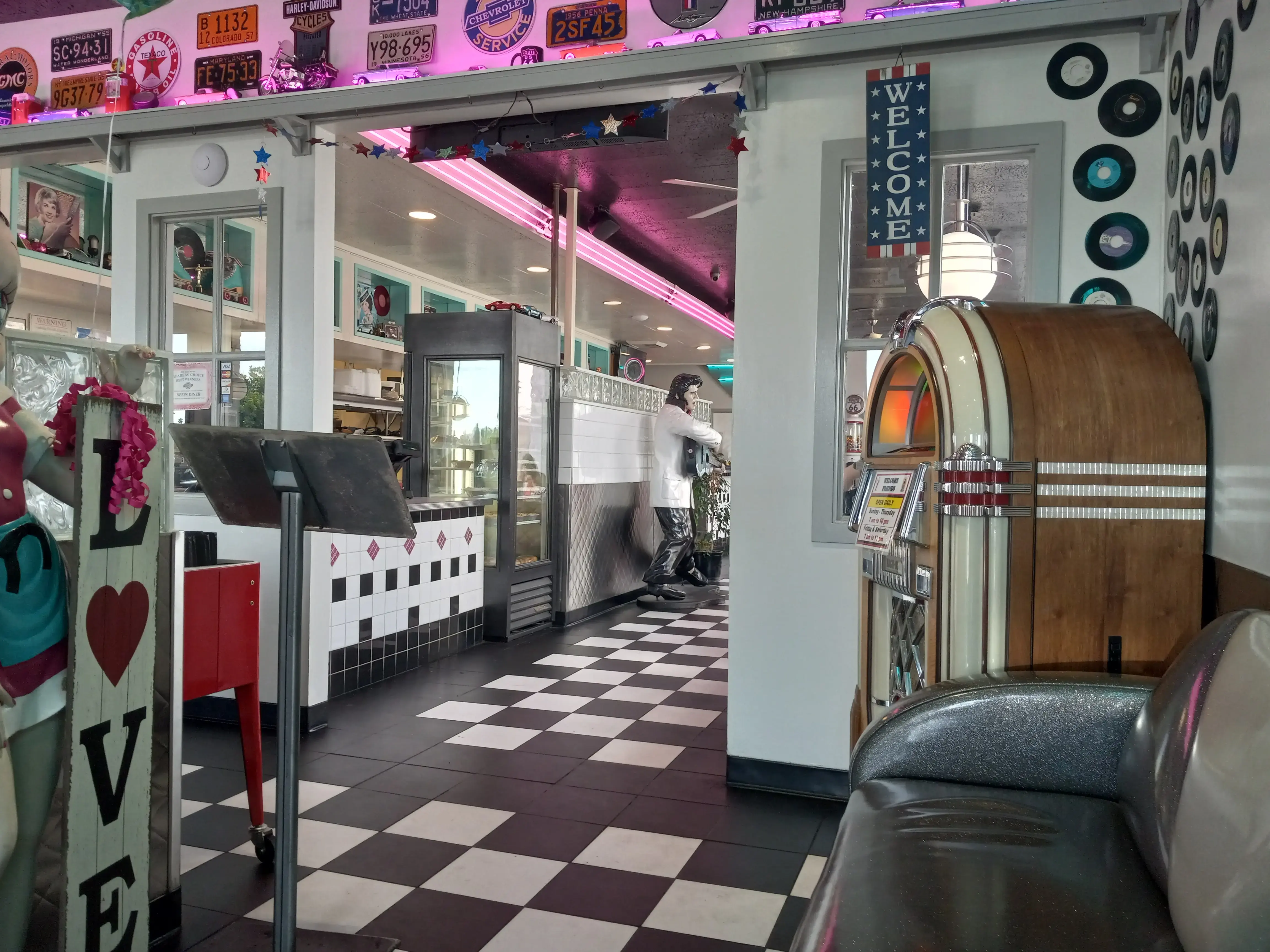 Sycamore Firehouse Laundry - Image 6