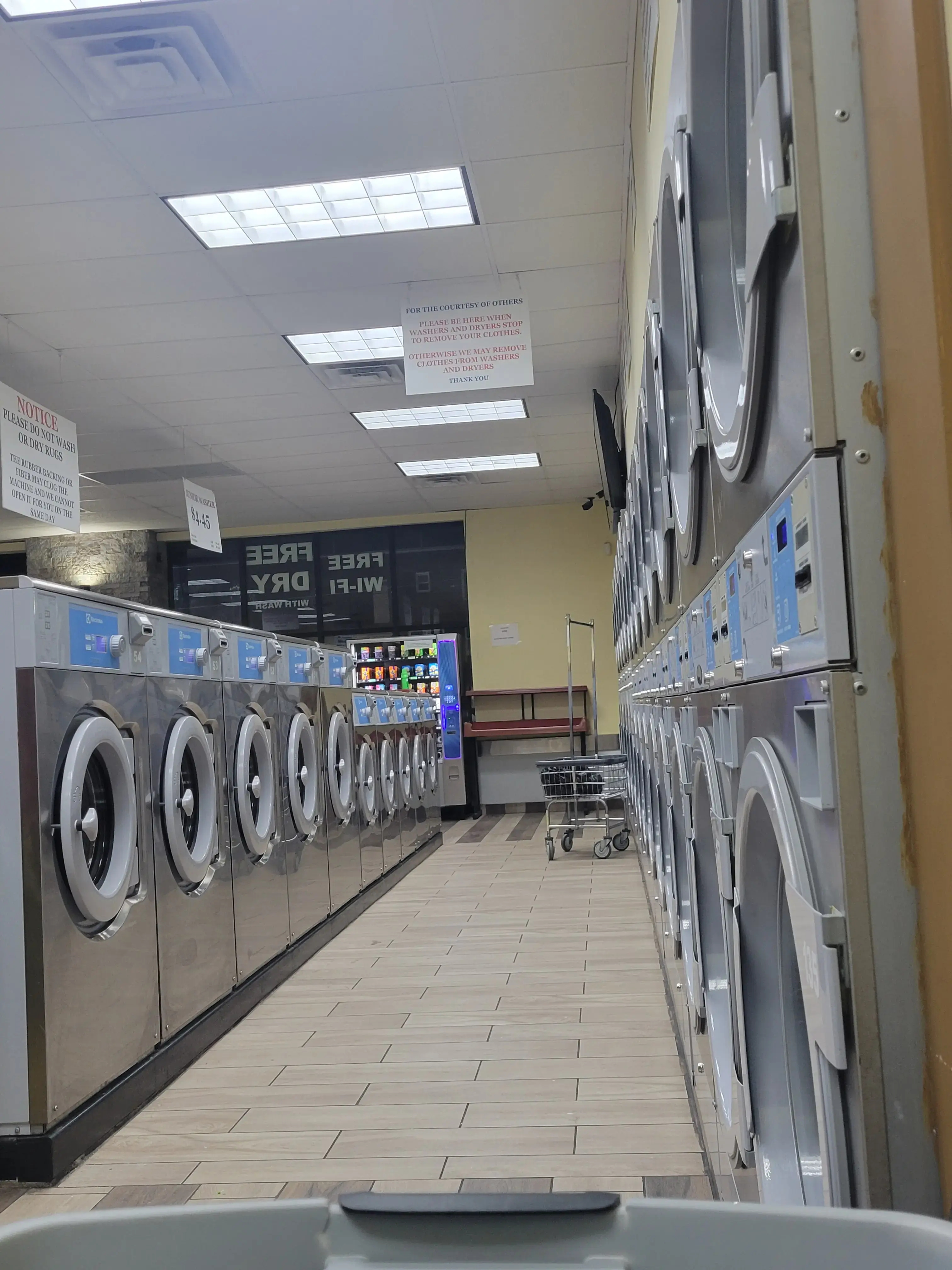 Tacony Laundromat thumbnail 1
