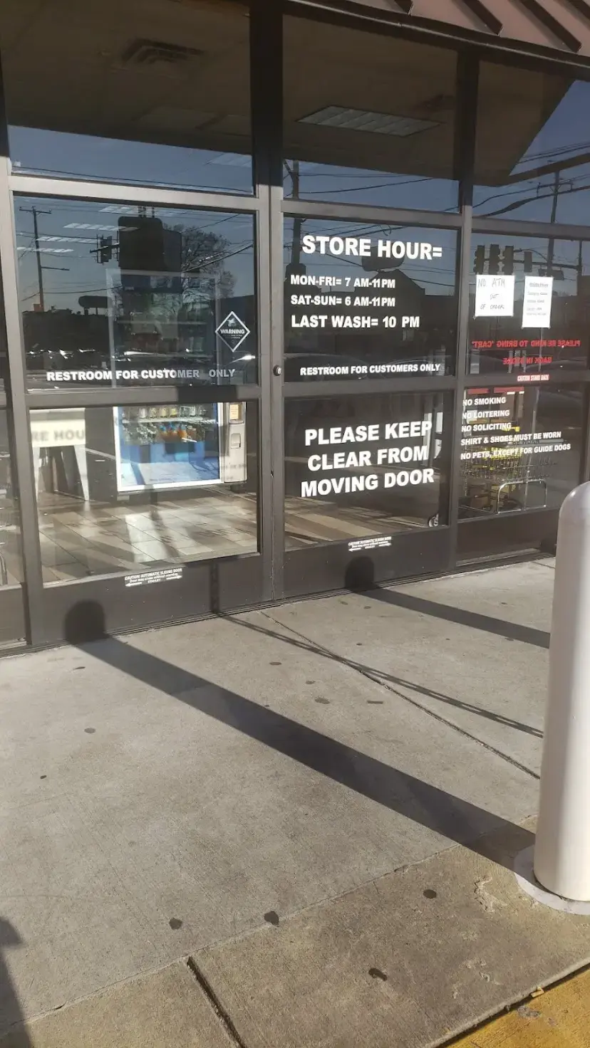 Tacony Laundromat - Image 17