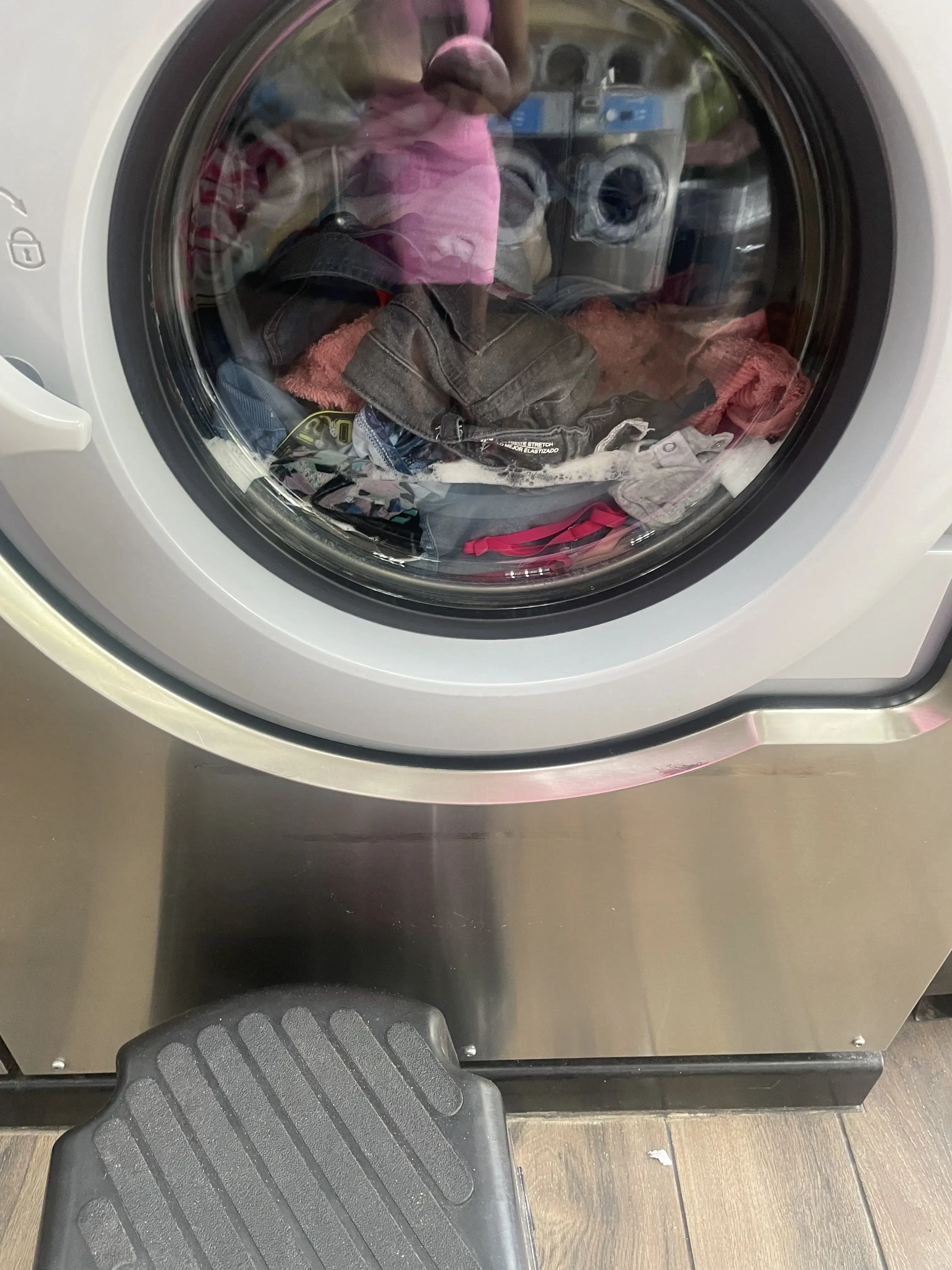 Tacony Laundromat thumbnail 13