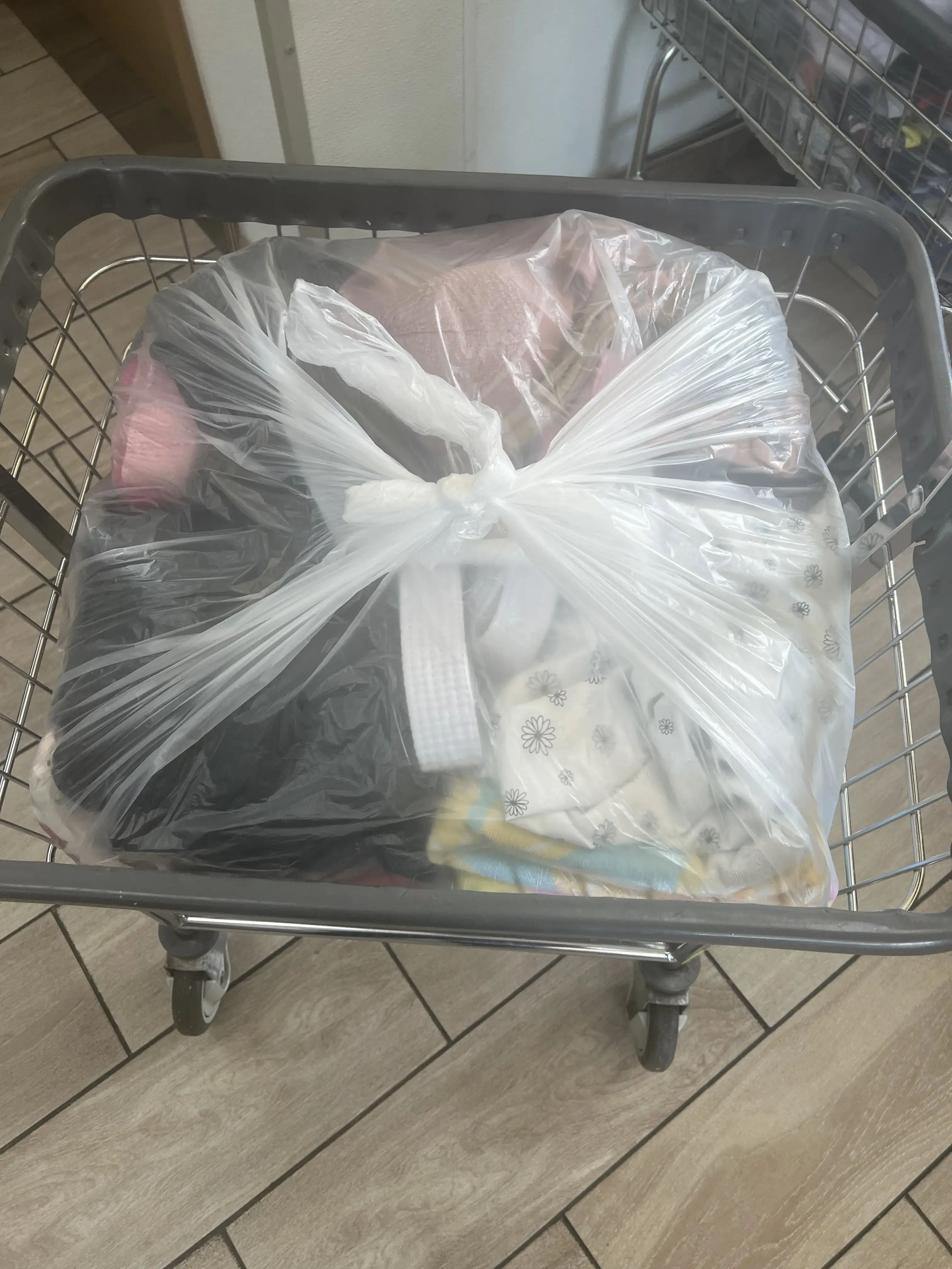 Tacony Laundromat thumbnail 15