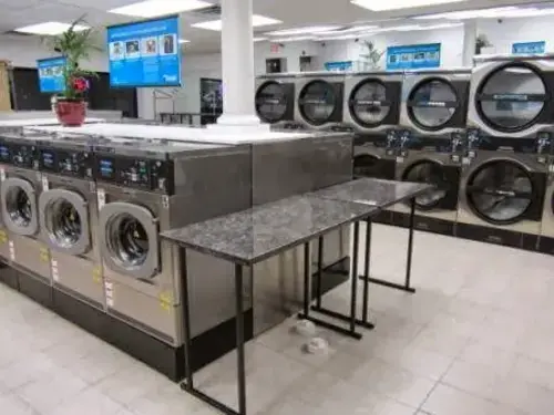 Tamarack Express Laundry - Image 14