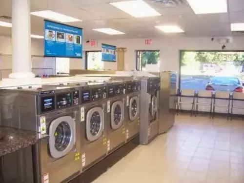 Tamarack Express Laundry - Image 13