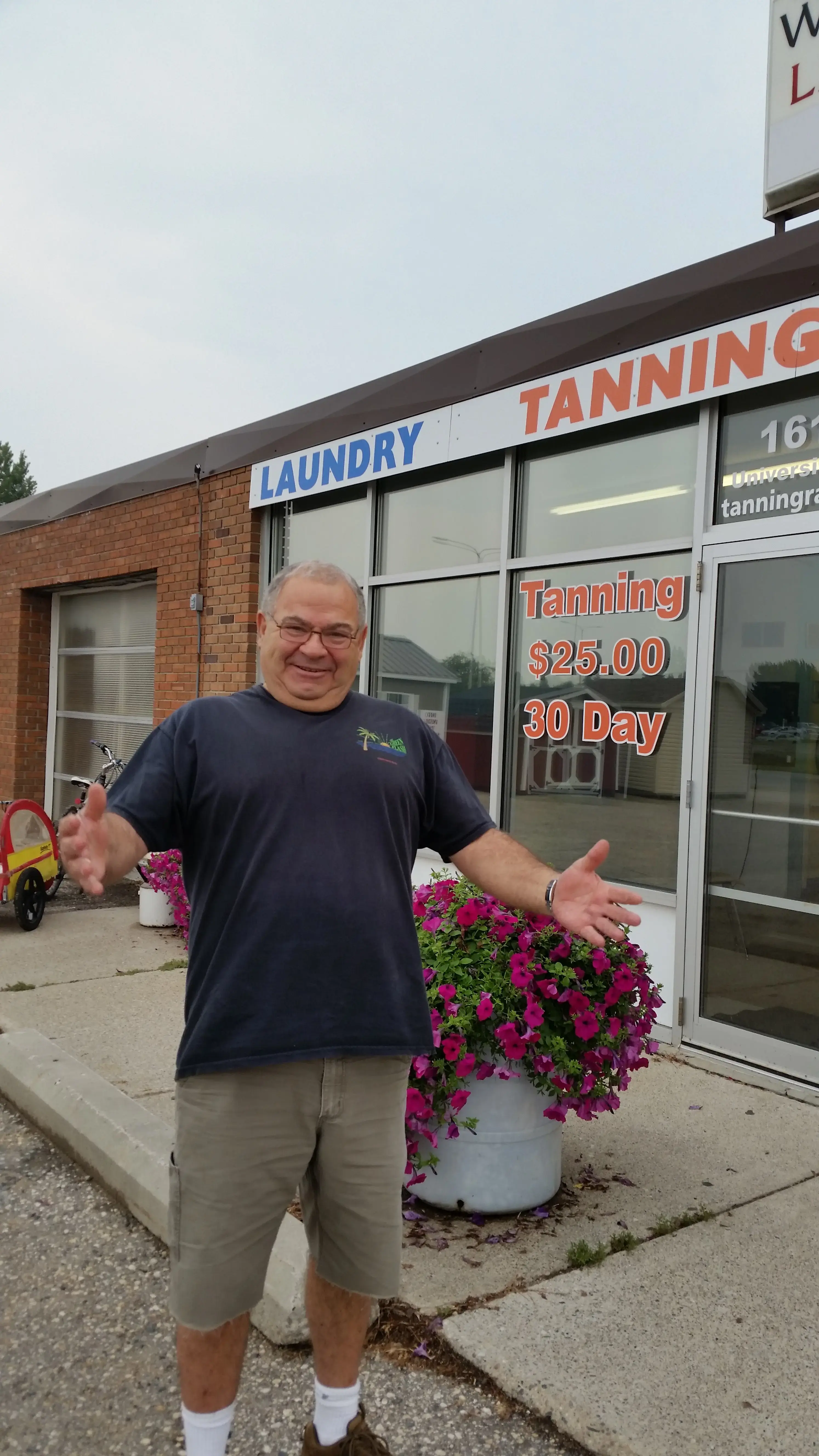 Tanning Rays at Wash-N-Shine - Image 2