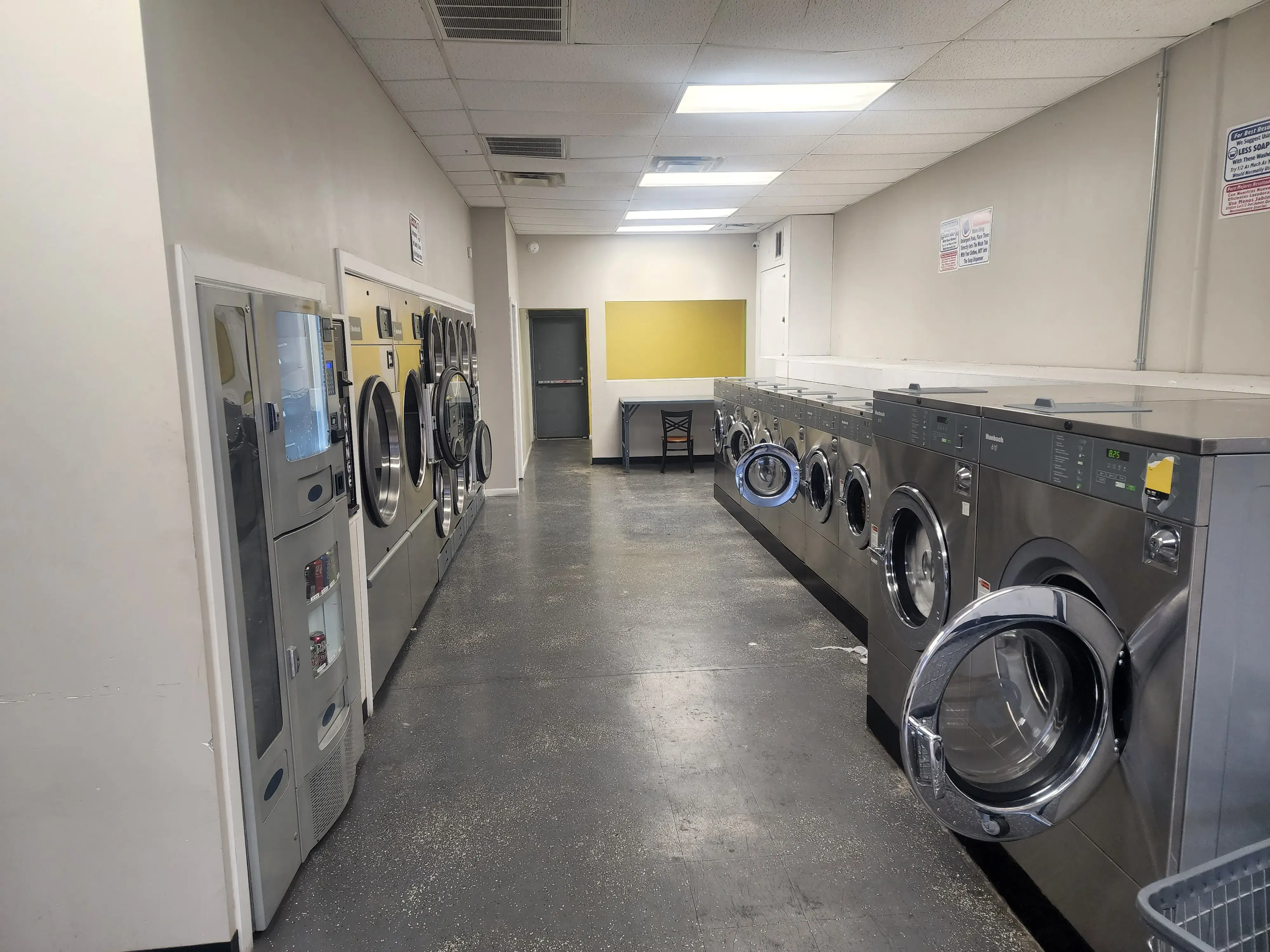 Taylorsville Laundromat - Image 20