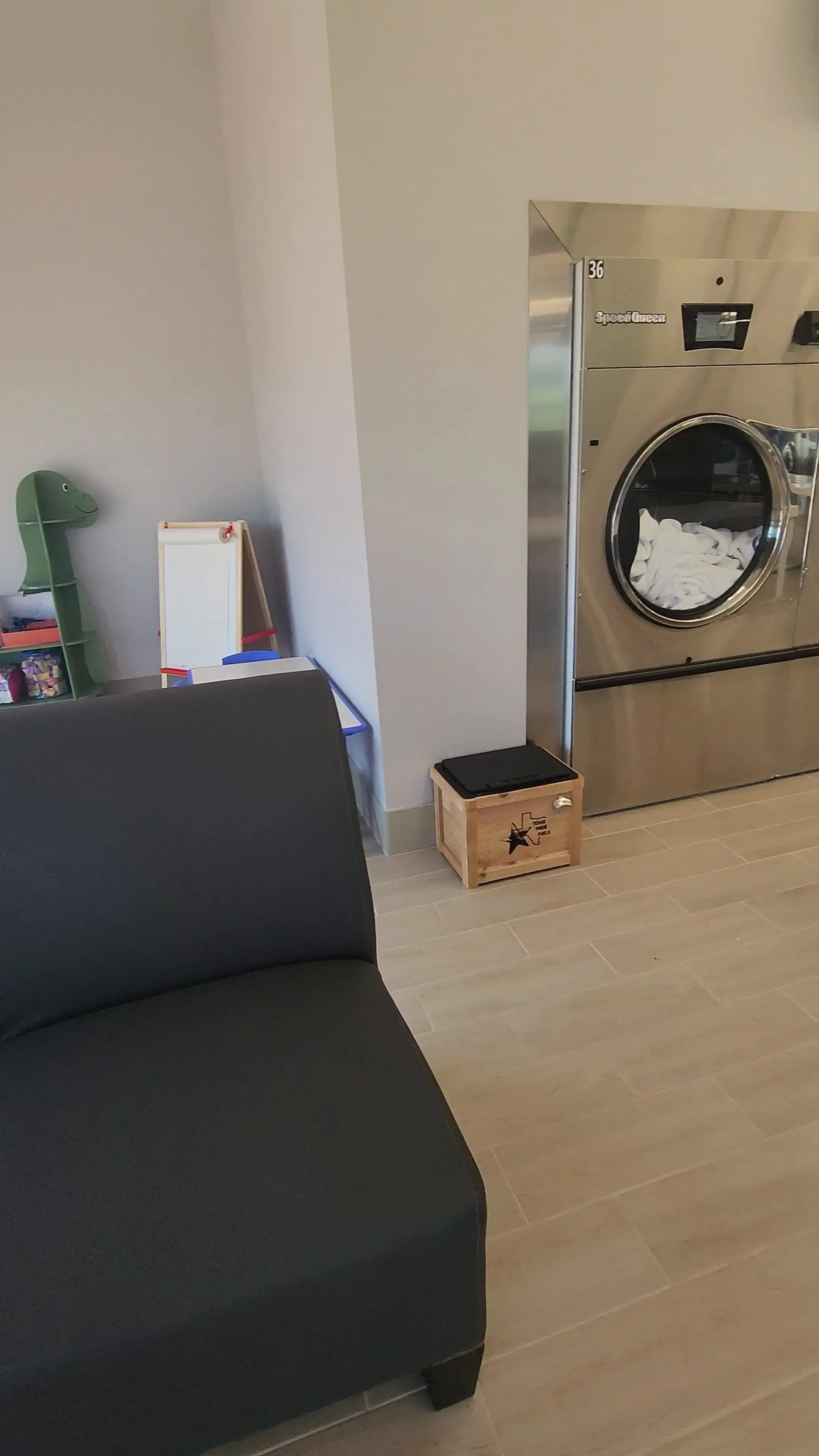 TB's Laundromat and Café - Image 2