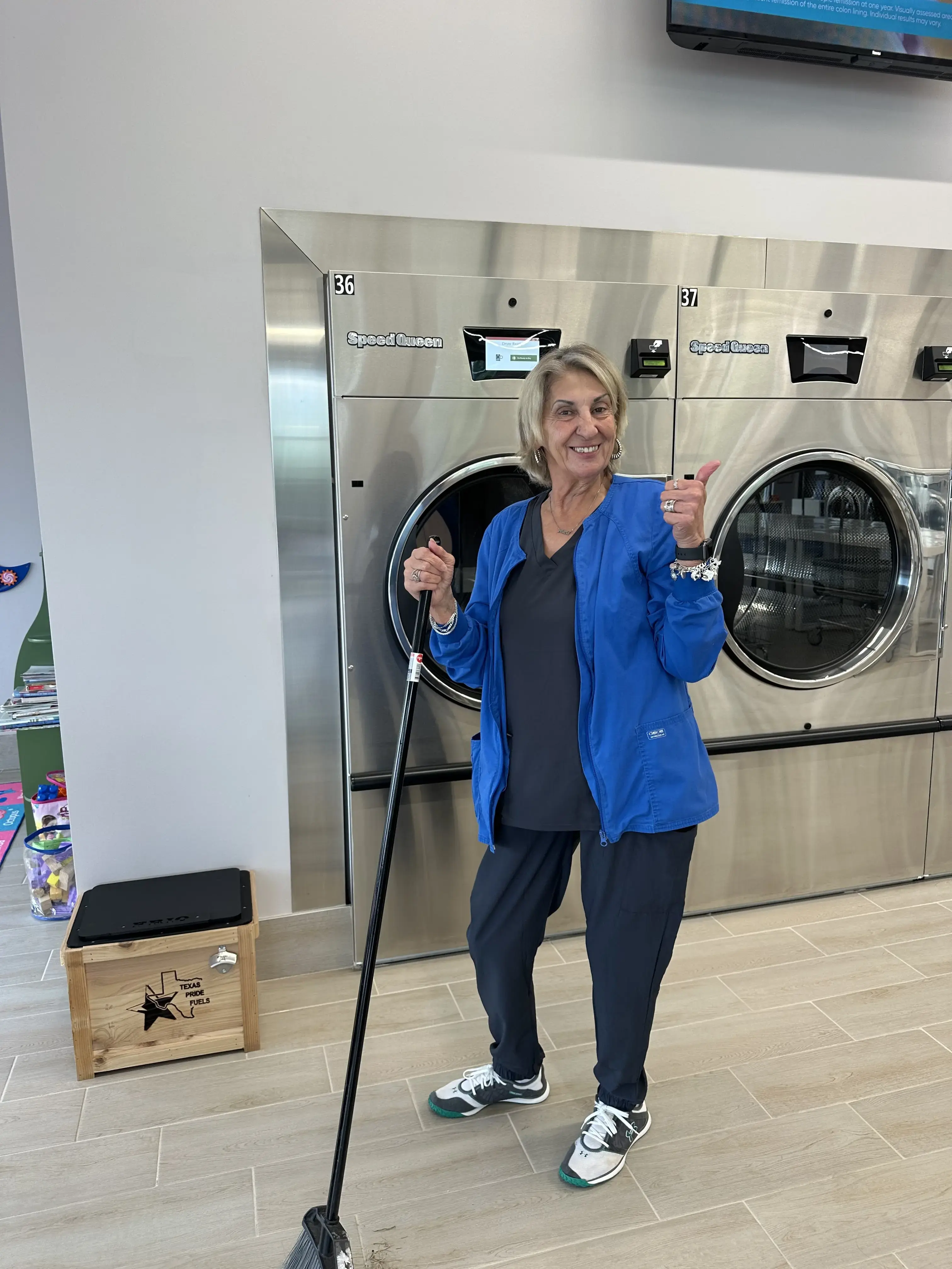 TB's Laundromat and Café thumbnail 15