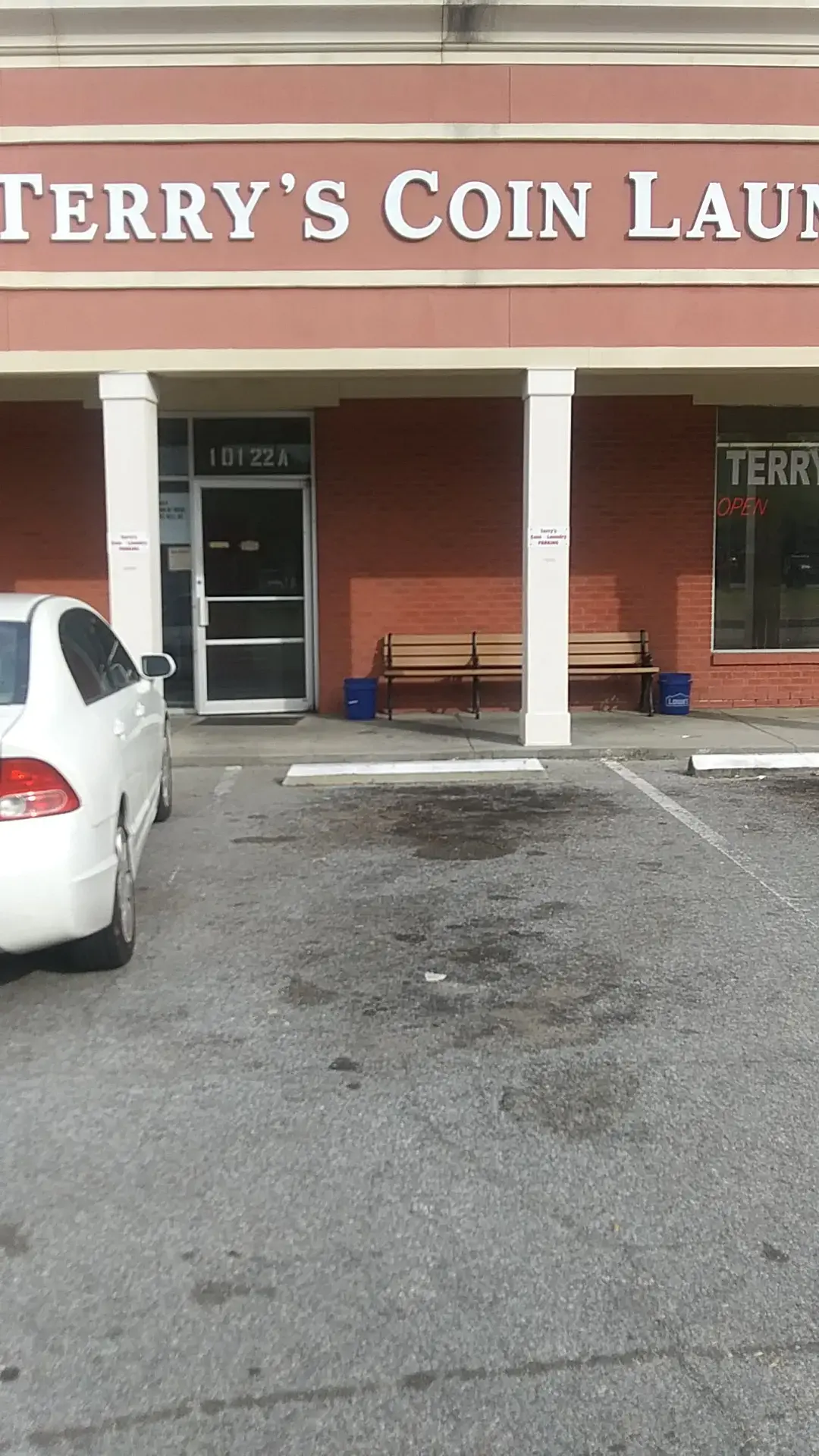 Terrys Coin Laundry thumbnail 7