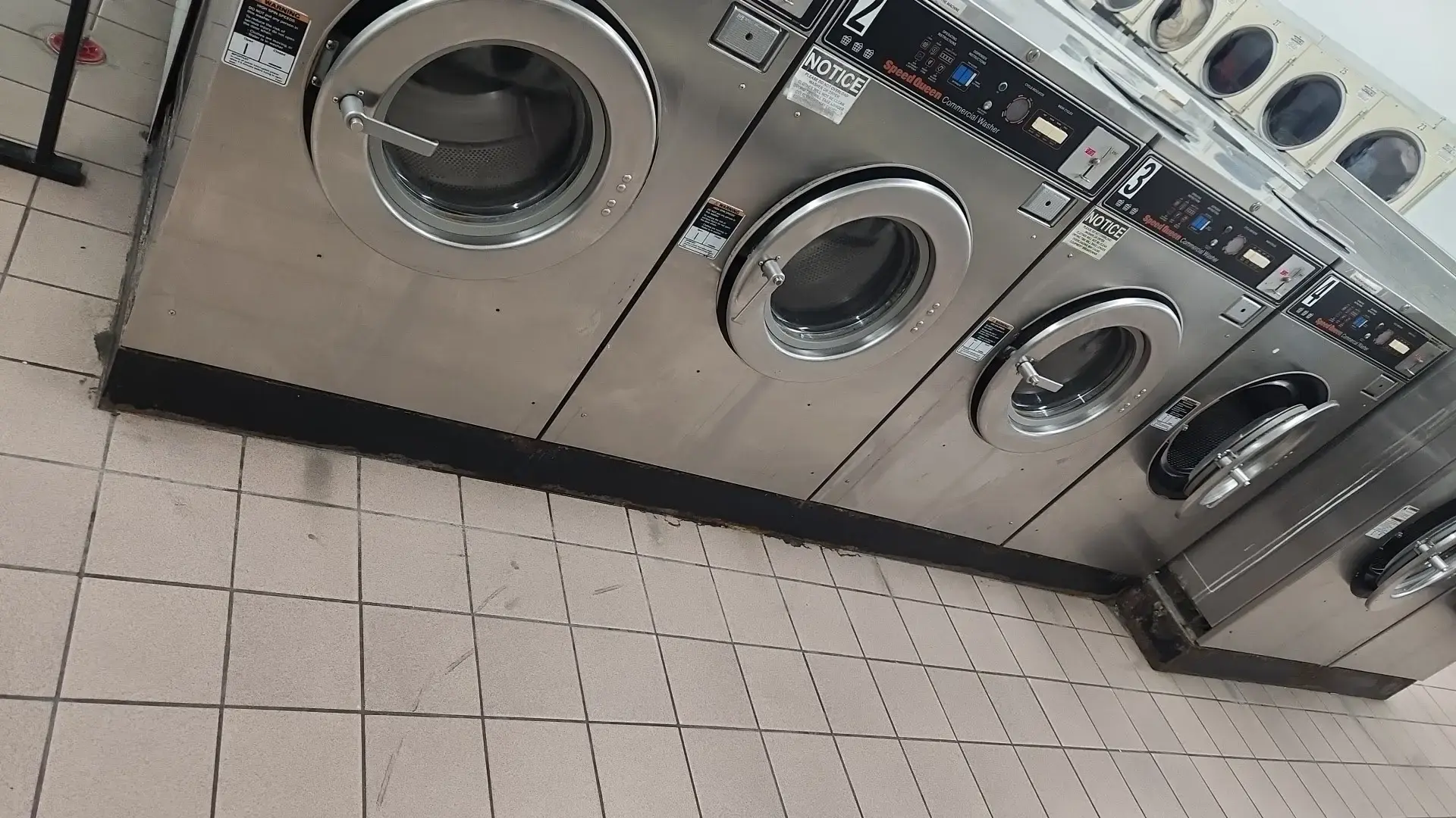 Texas City Washateria thumbnail 2