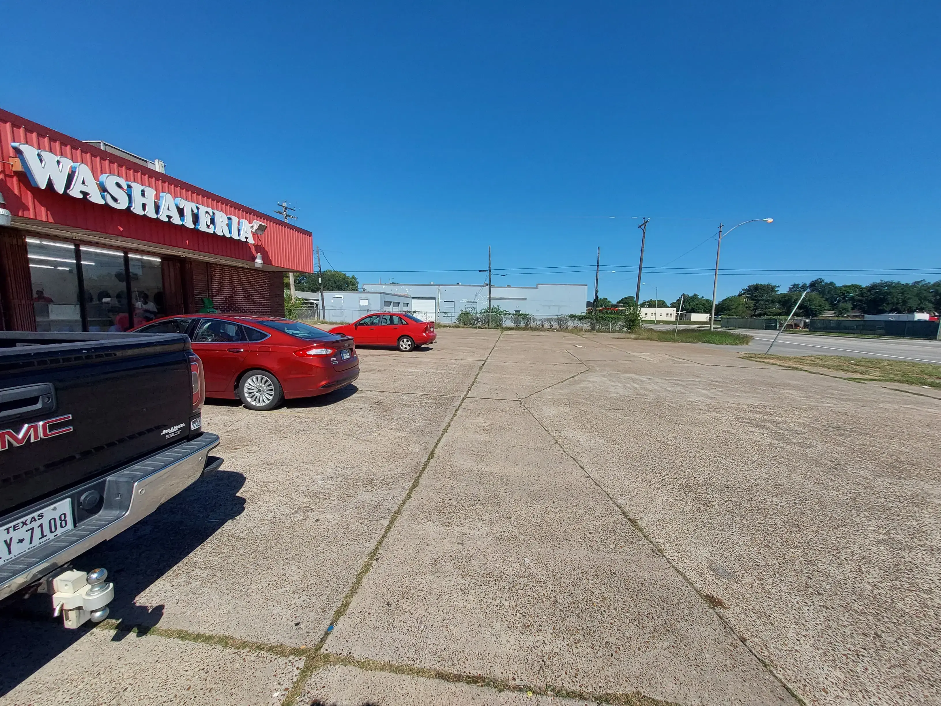 Texas City Washateria - Image 9