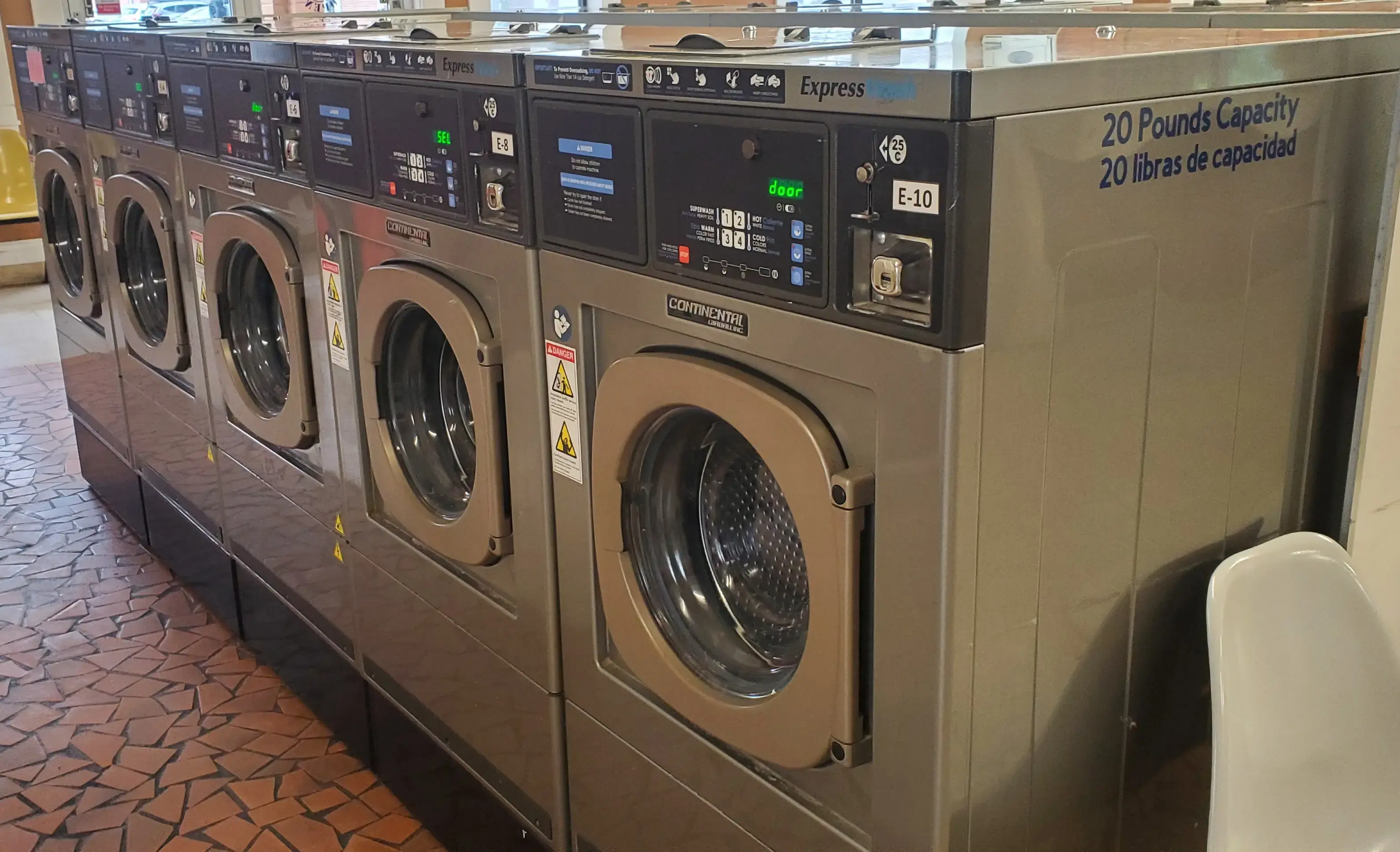 Thach Hut Laundry thumbnail 3
