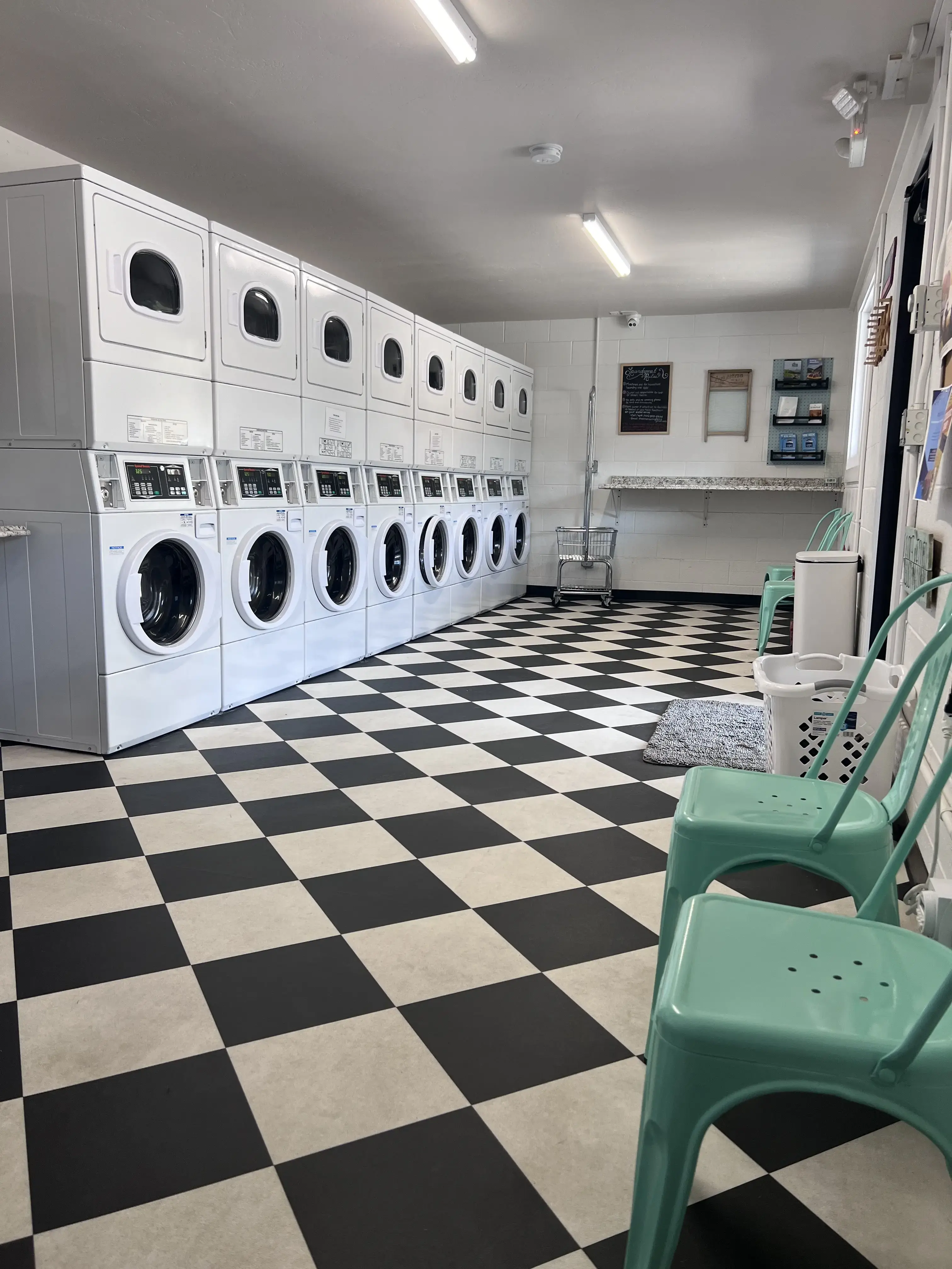 The American Bigfork - Laundromat - Image 2