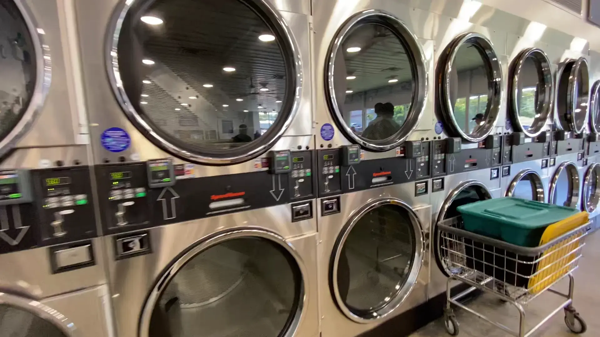 The Big Clean Laundromat - Mays - Image 2