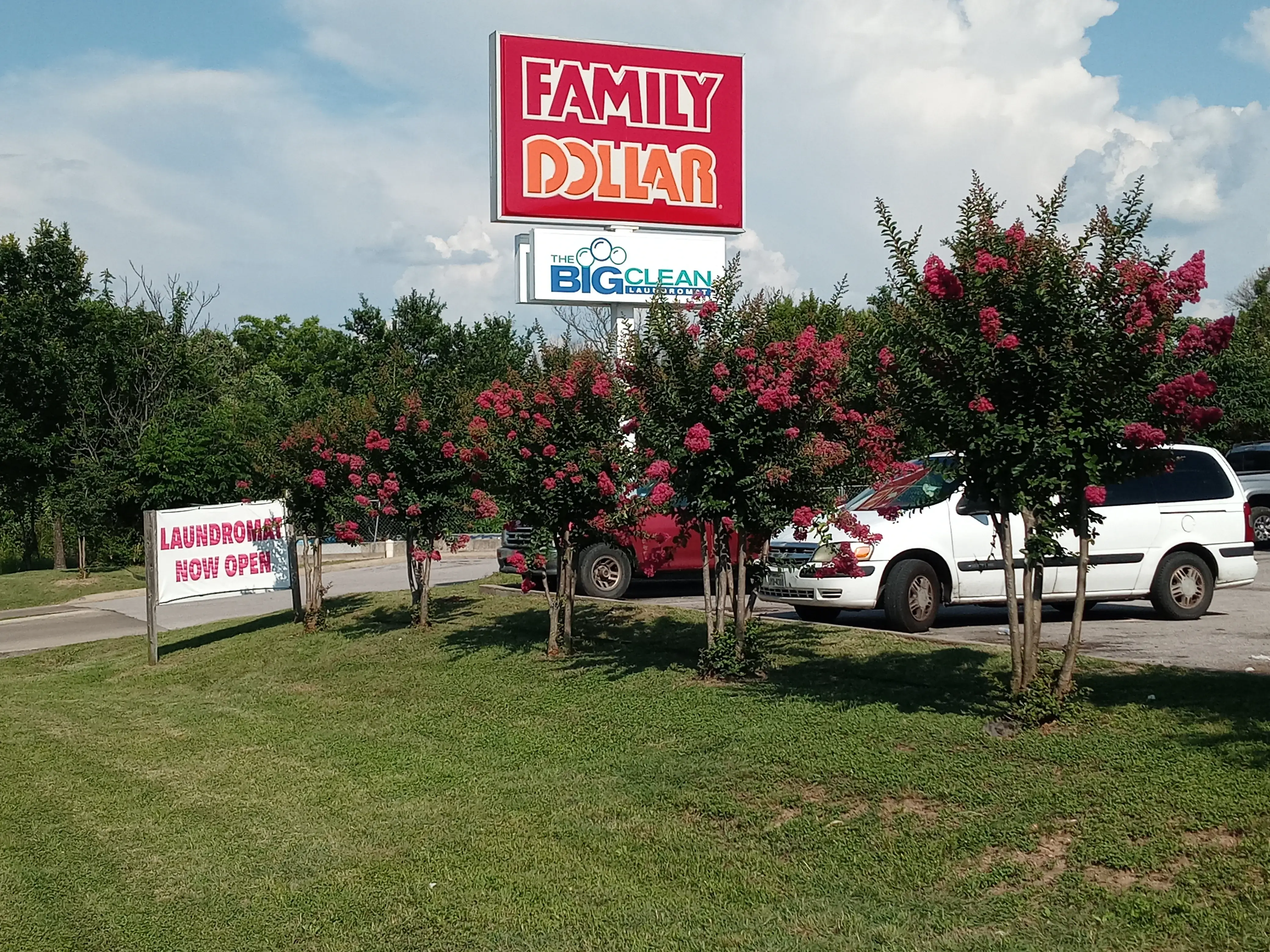 The Big Clean Laundromat - MLK - Image 13