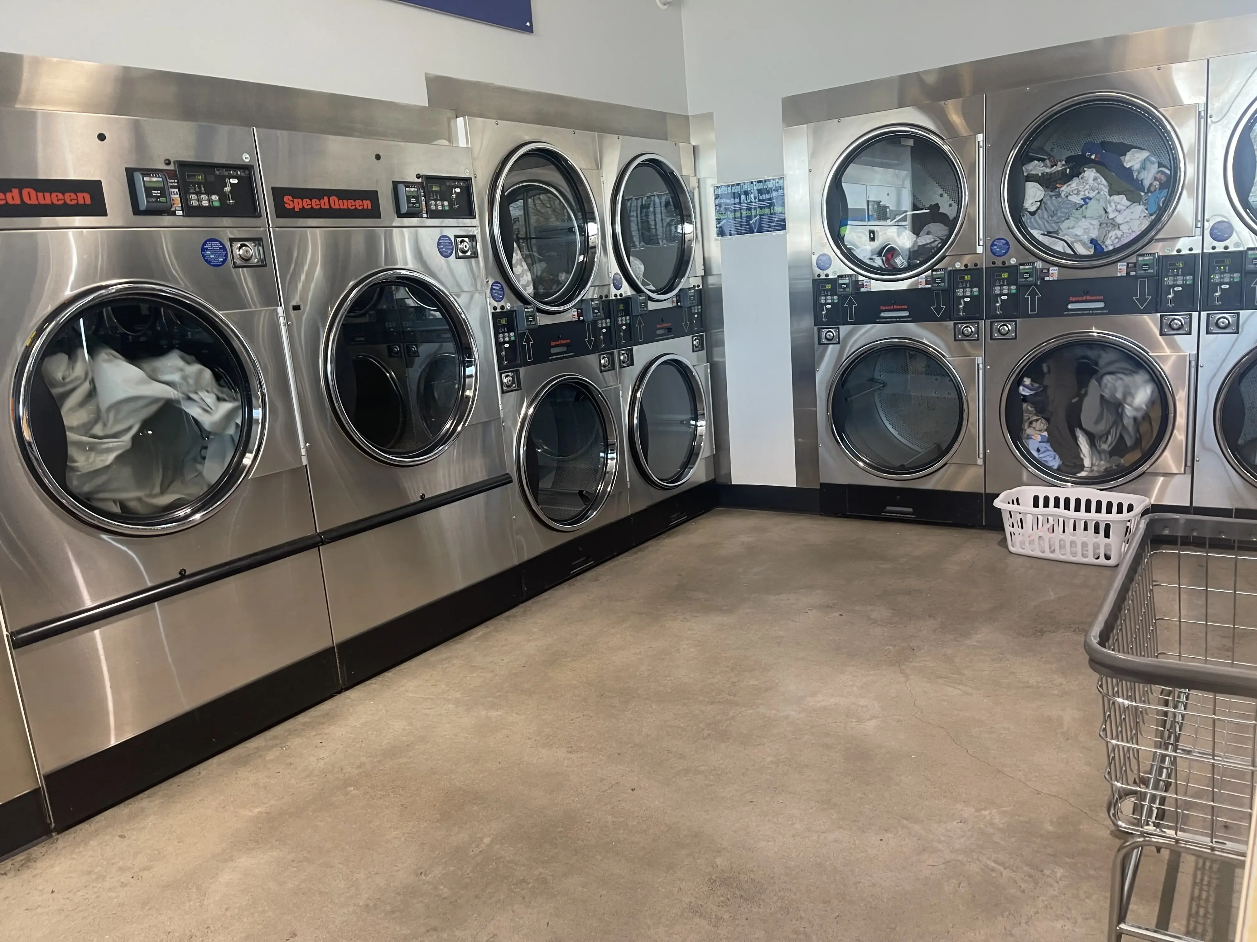 The Big Clean Laundromat - MLK thumbnail 2