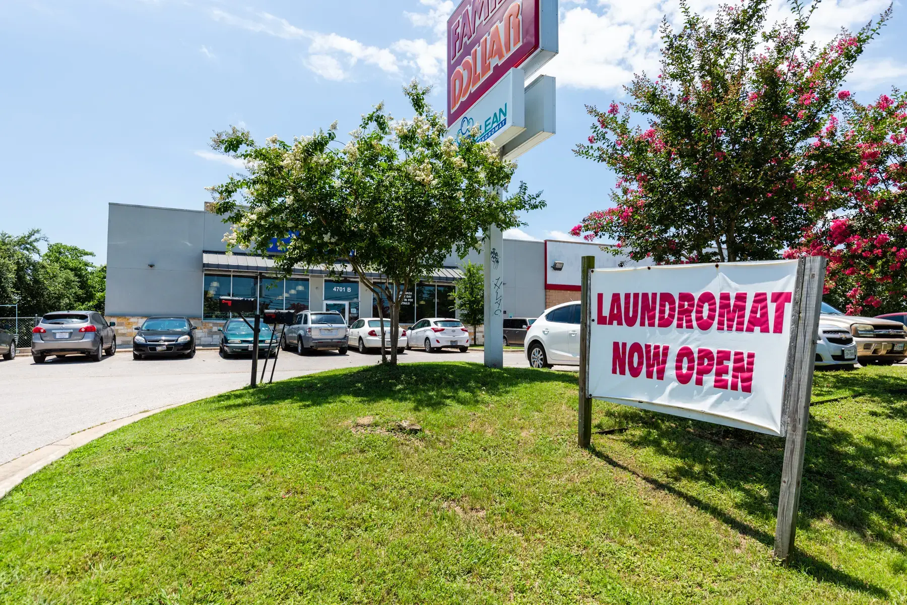 The Big Clean Laundromat - MLK - Image 10