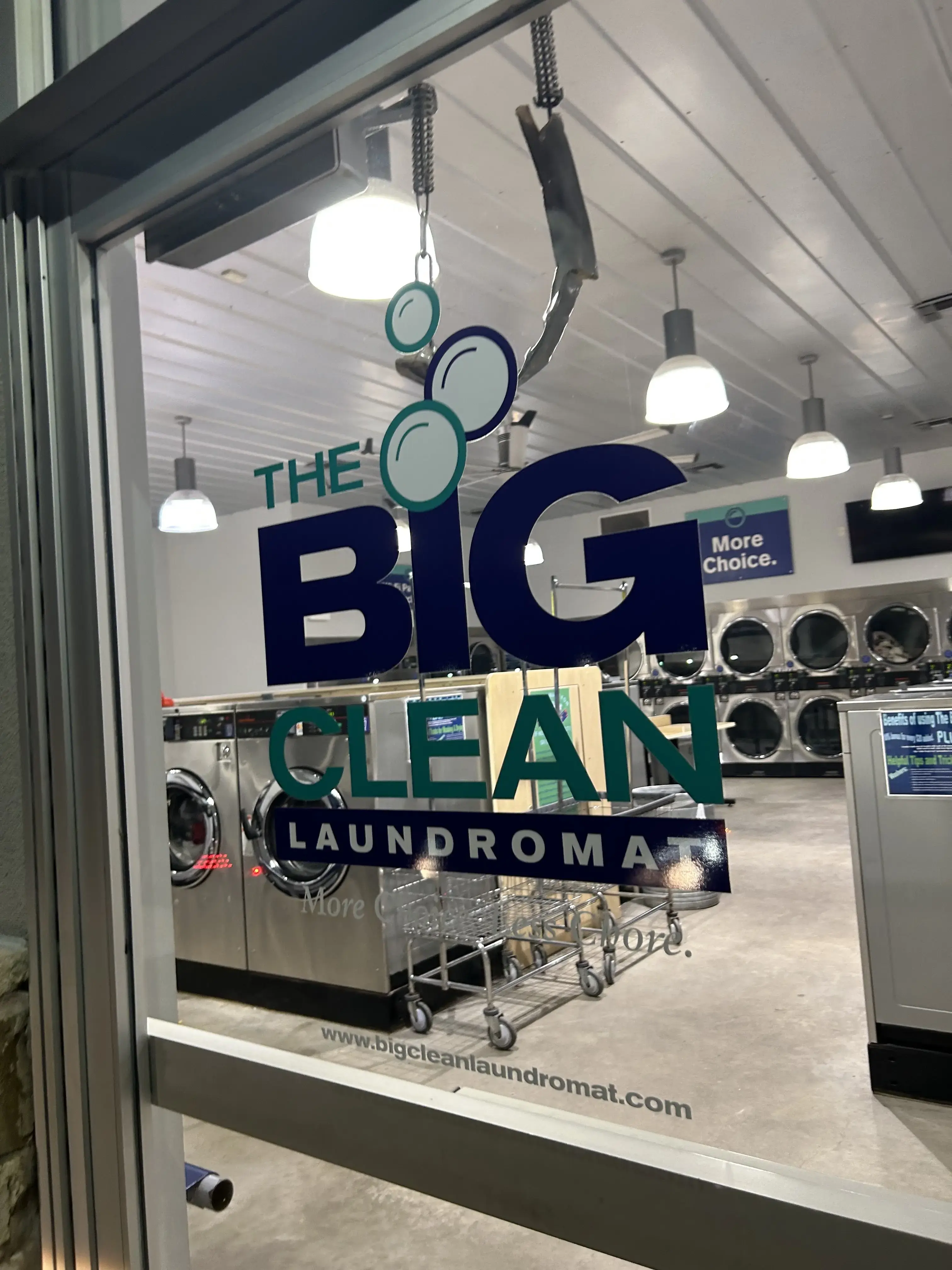 The Big Clean Laundromat - MLK - Image 19