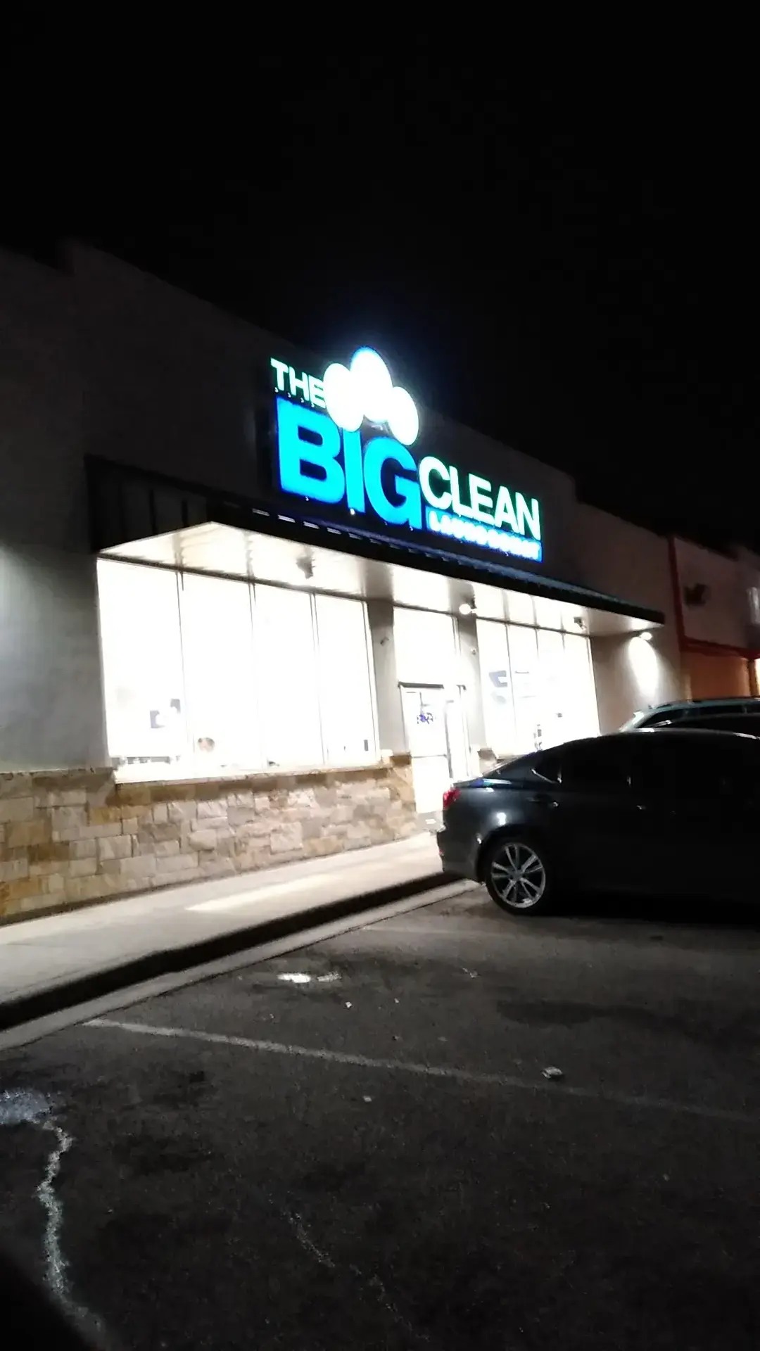 The Big Clean Laundromat - MLK thumbnail 17