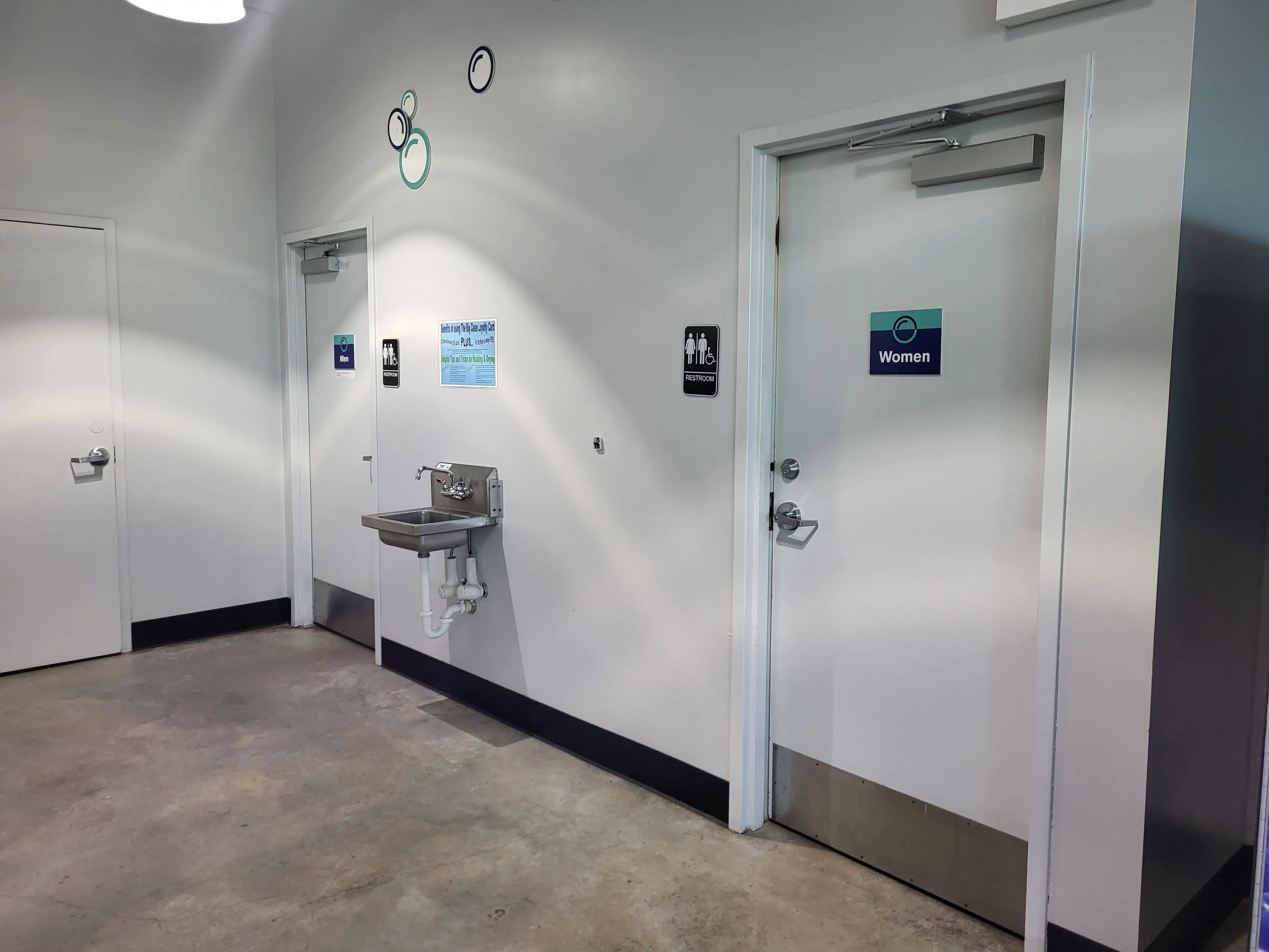 The Big Clean Laundromat - MLK - Image 15