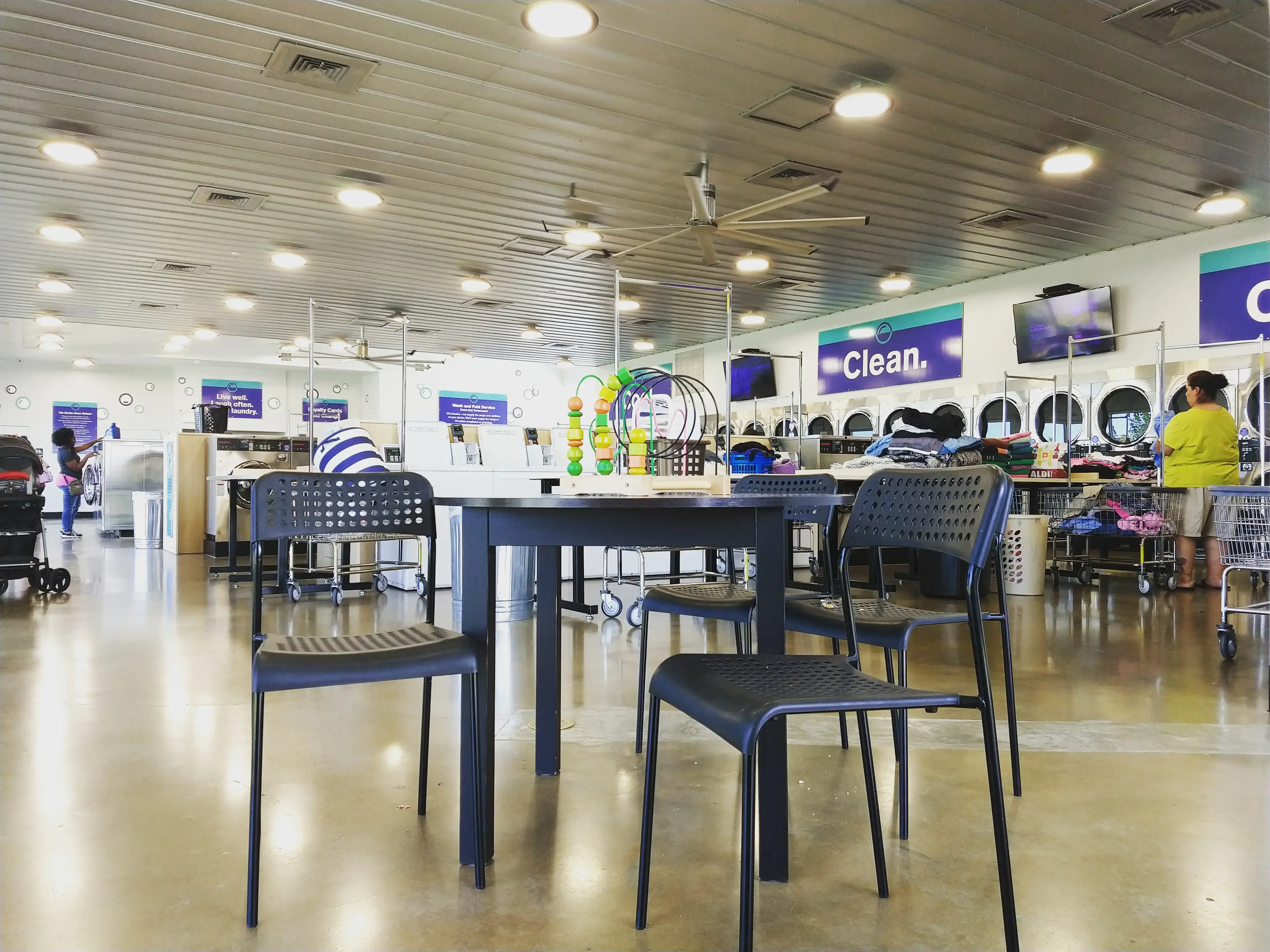The Big Clean Laundromat - Parmer thumbnail 16
