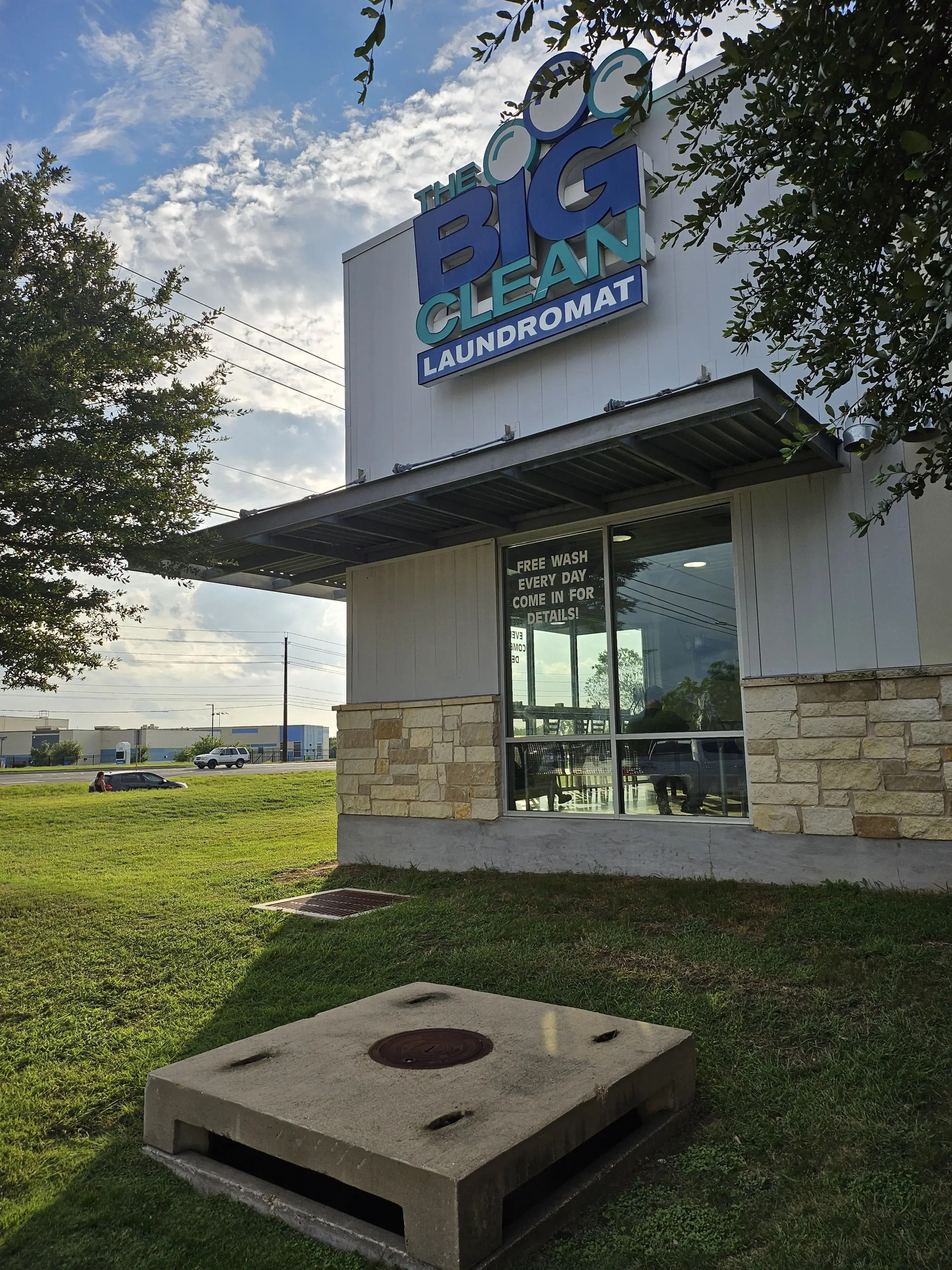 The Big Clean Laundromat - Parmer - Image 4
