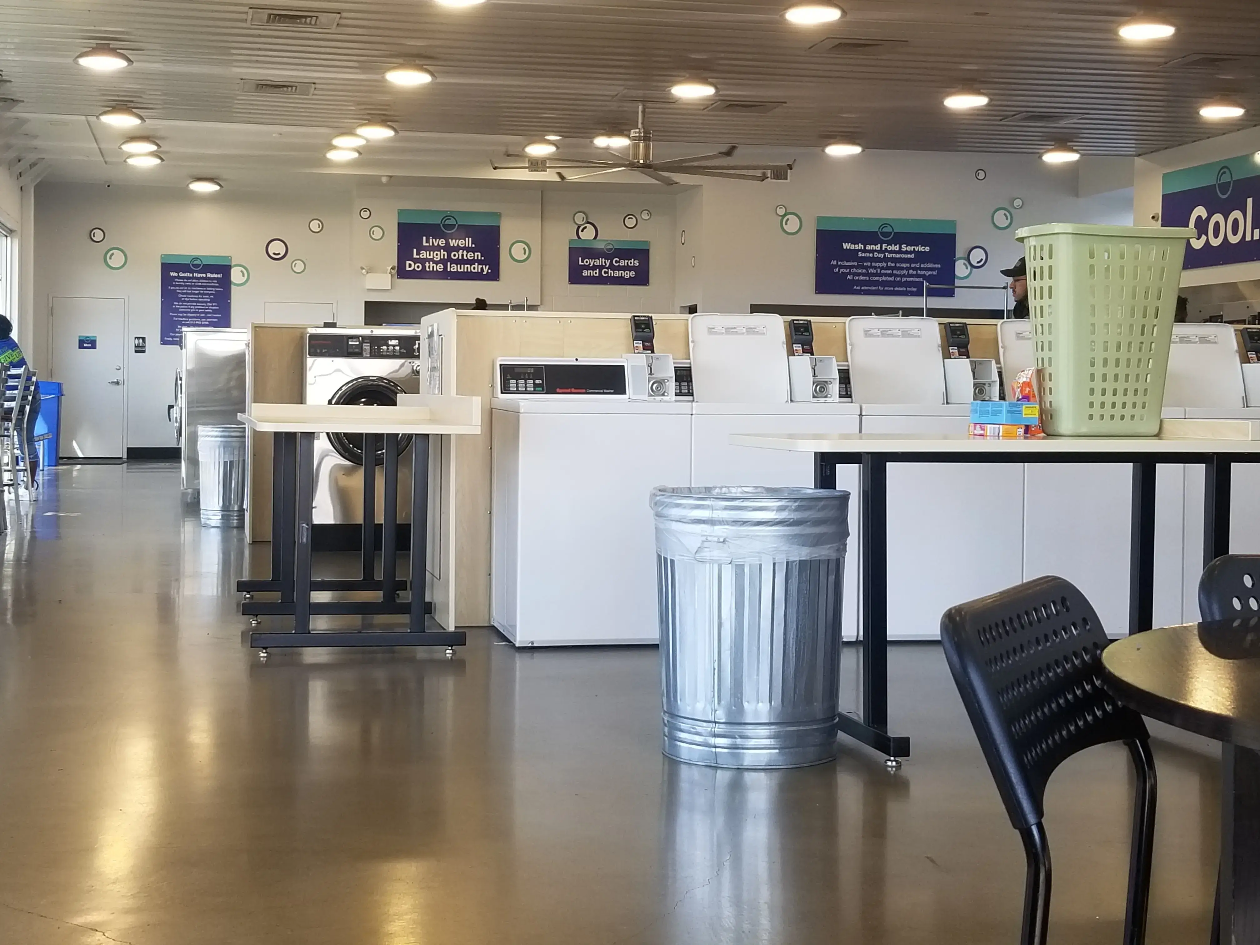 The Big Clean Laundromat - Parmer - Image 18