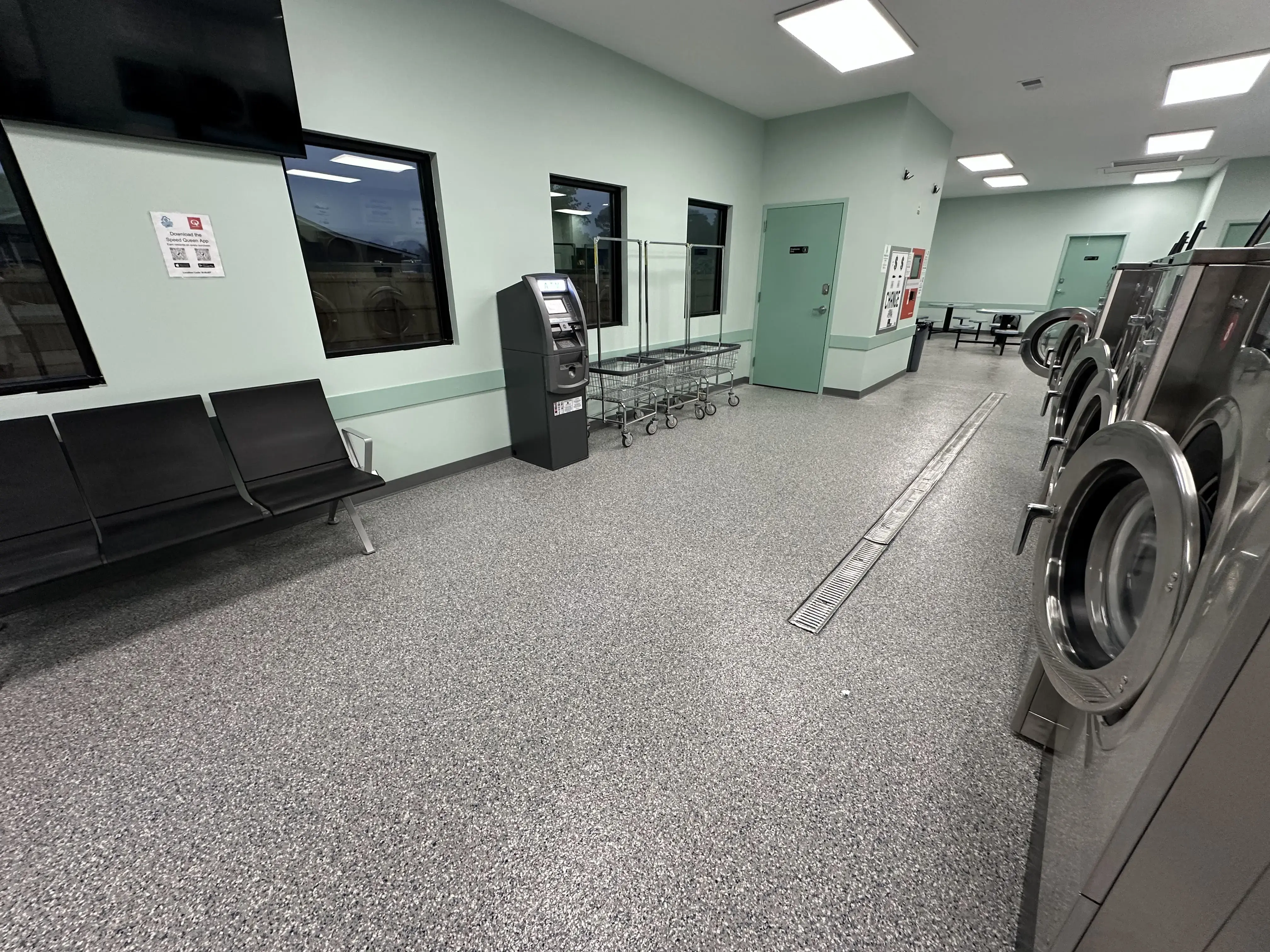 The Bubble Hut Coin Laundry thumbnail 7