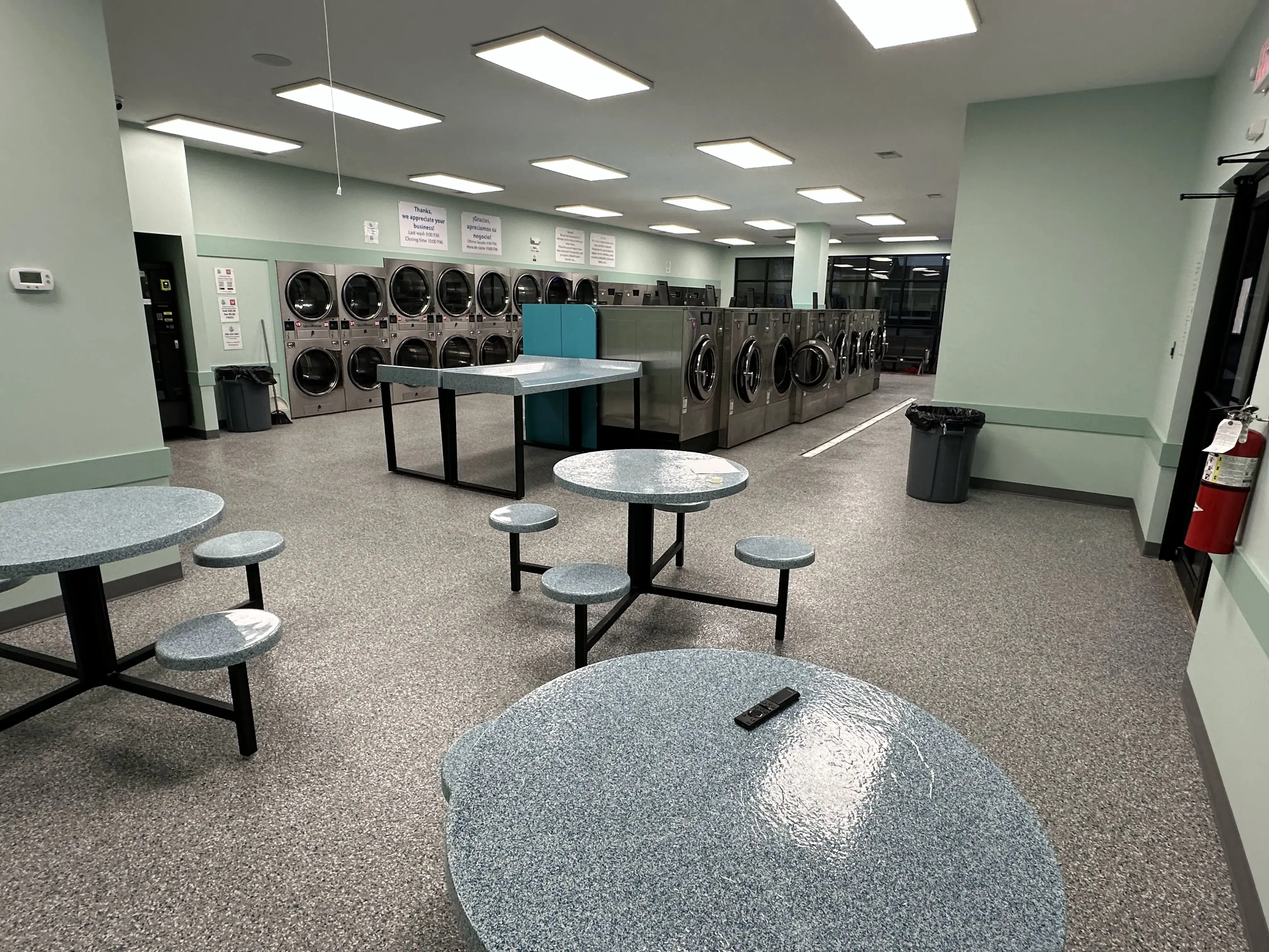 The Bubble Hut Coin Laundry thumbnail 6