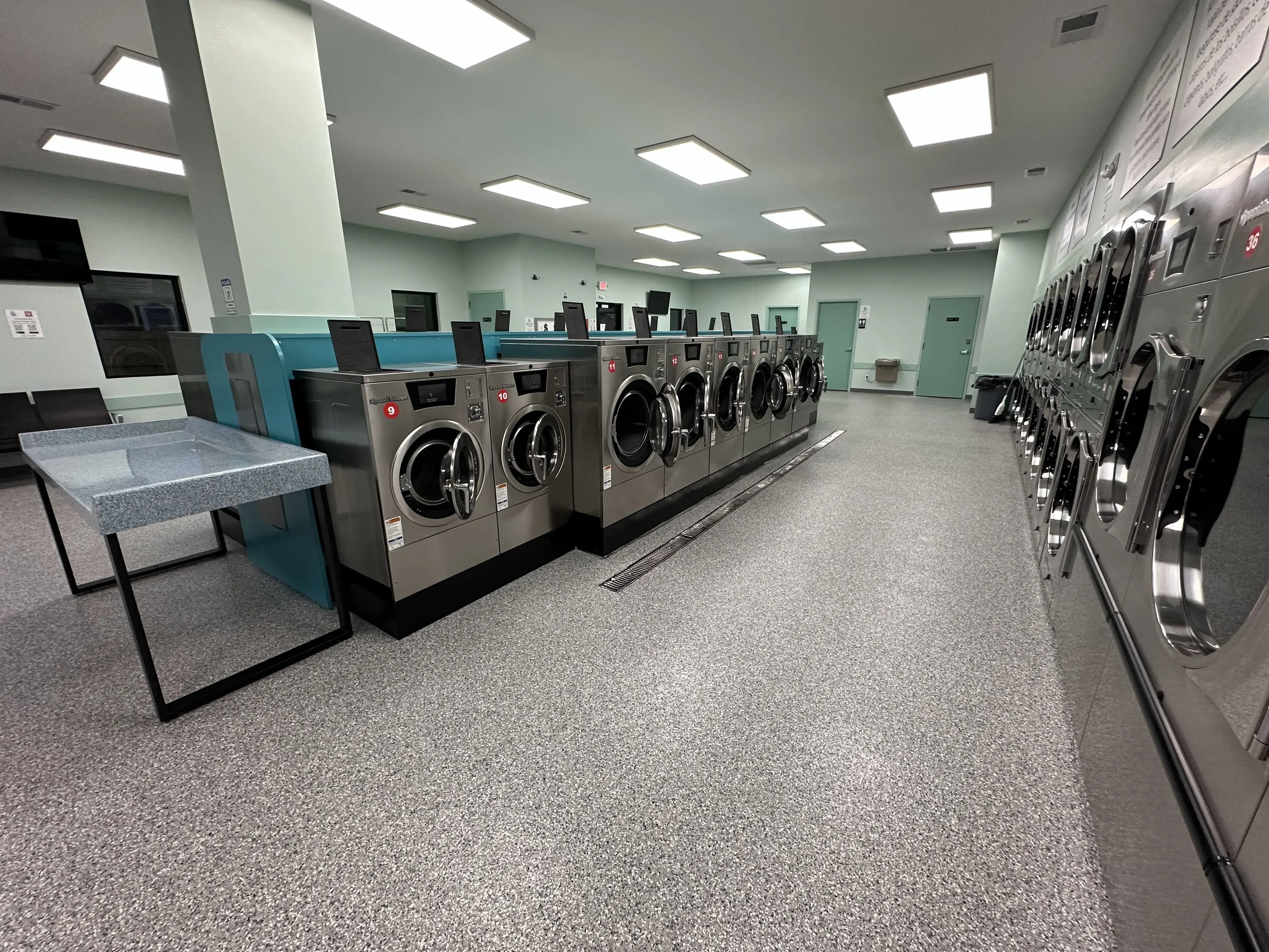 The Bubble Hut Coin Laundry thumbnail 2