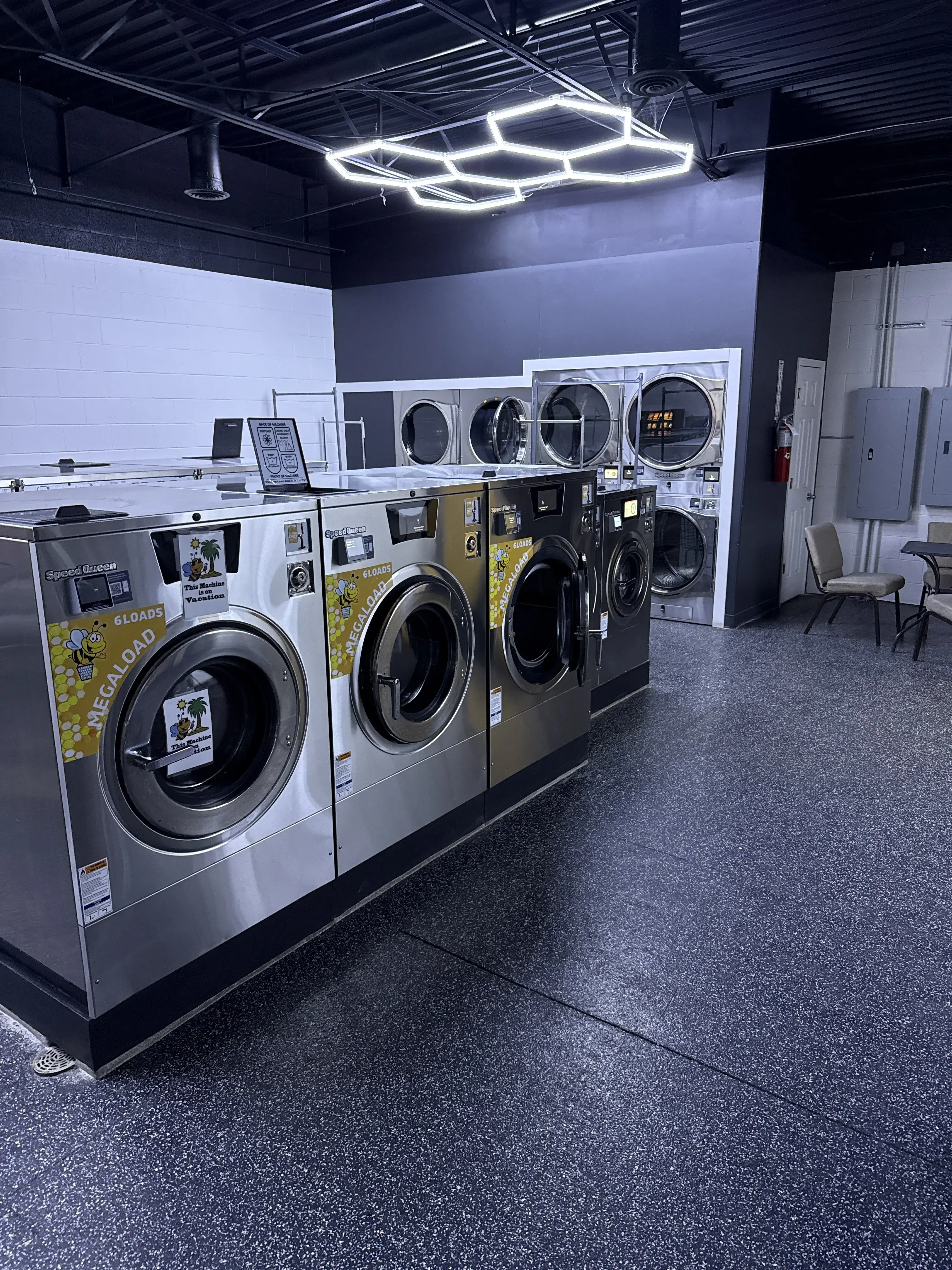 The Busy Bee Laundromat thumbnail 1