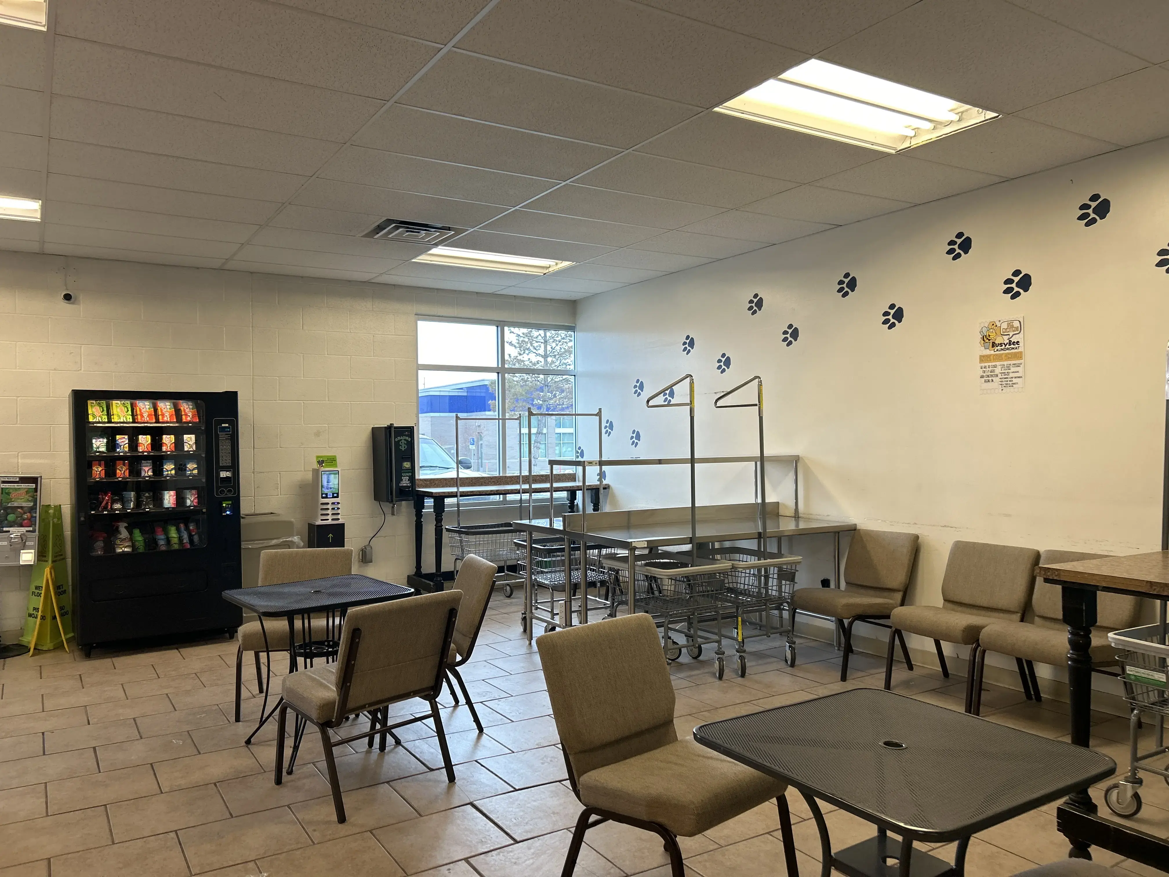 The Busy Bee Laundromat - Image 6