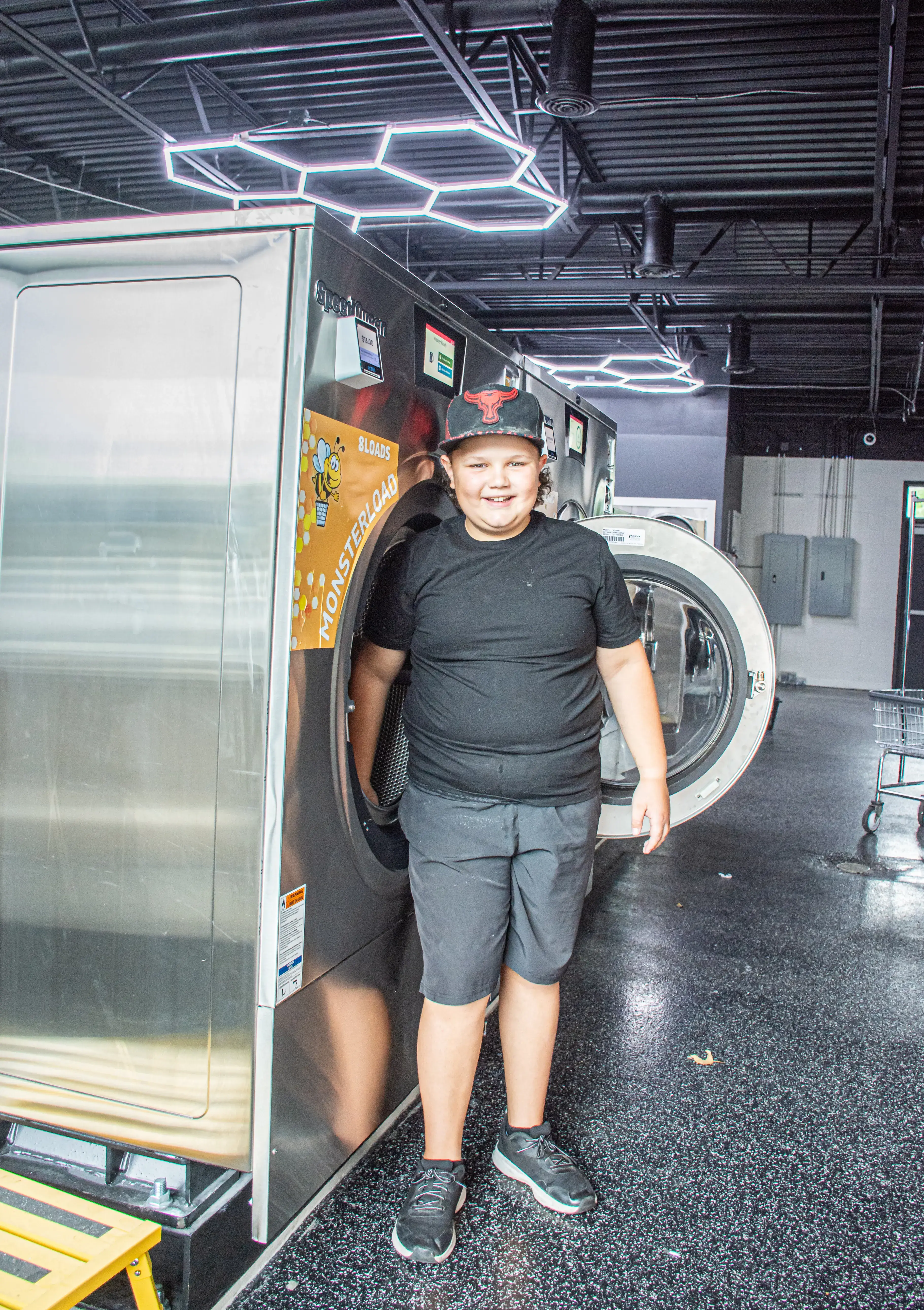 The Busy Bee Laundromat thumbnail 13