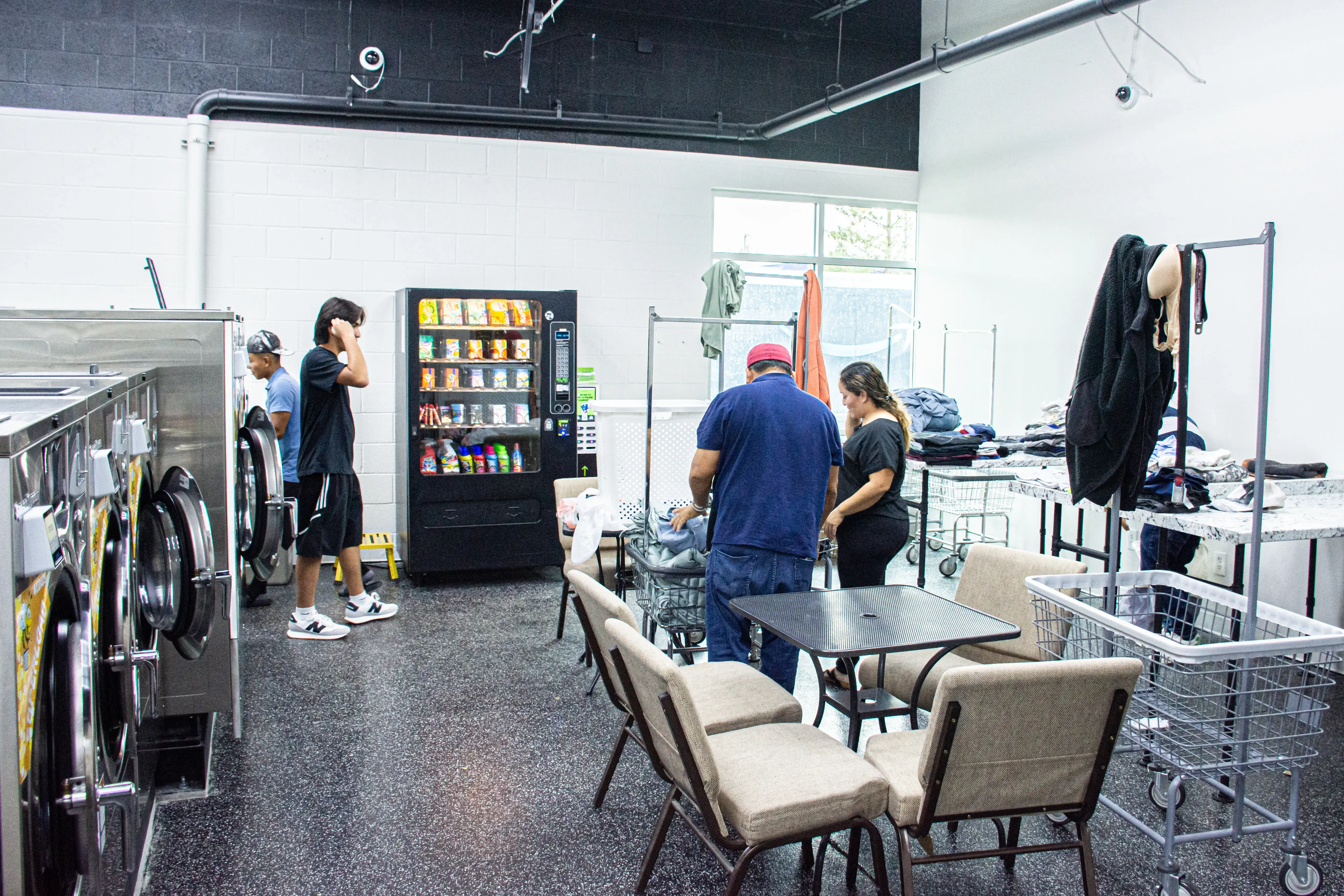 The Busy Bee Laundromat - Image 11