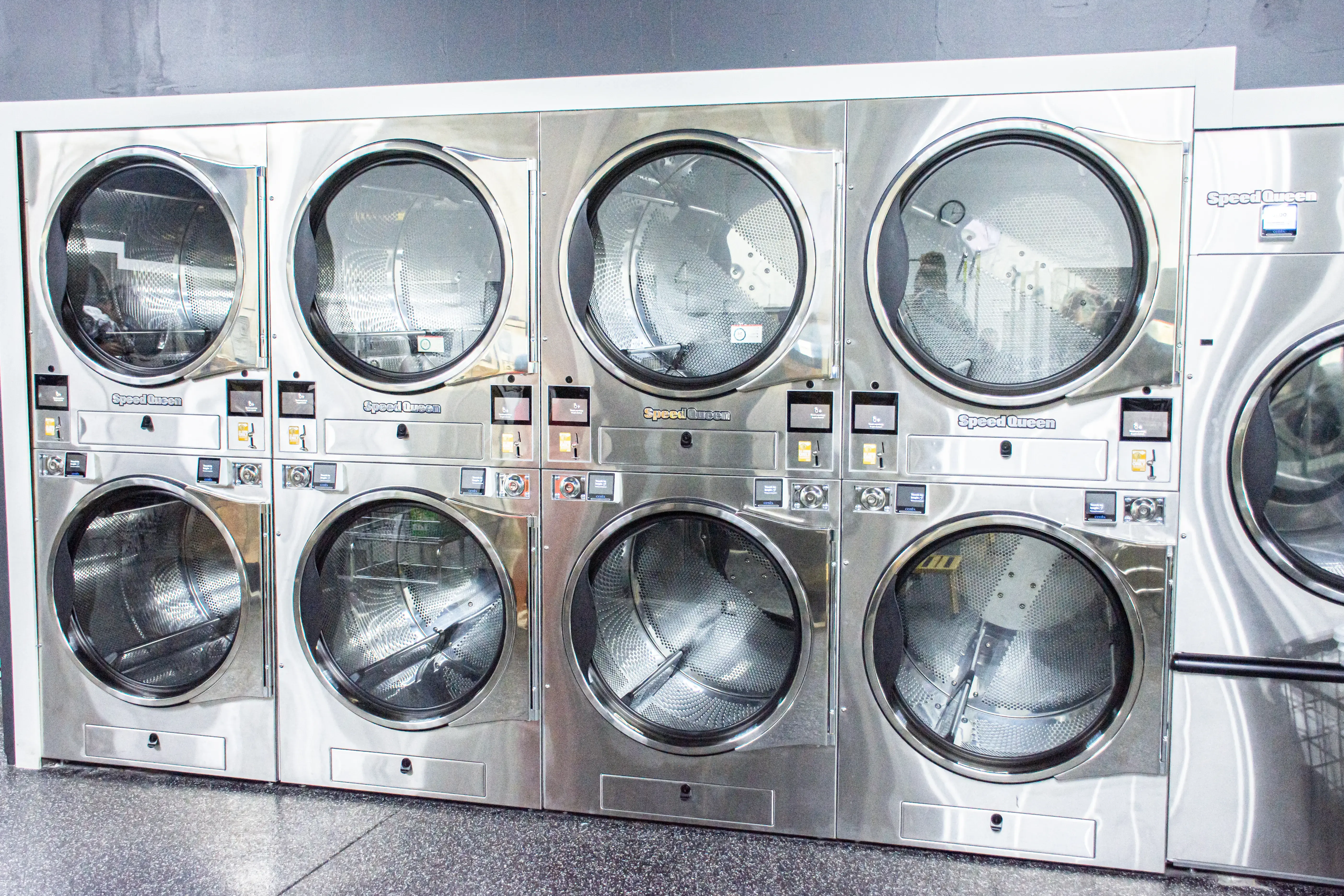 The Busy Bee Laundromat thumbnail 4