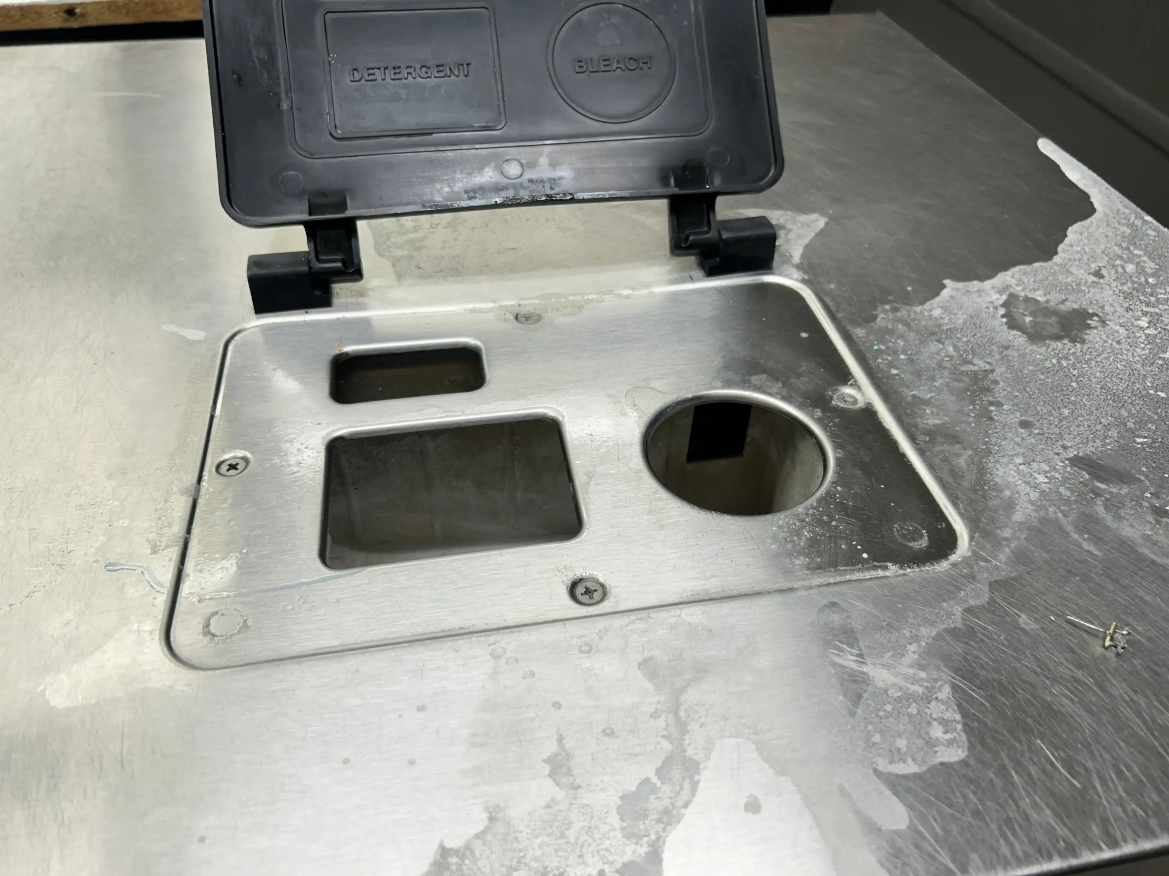 The Clean Hamper - Image 3