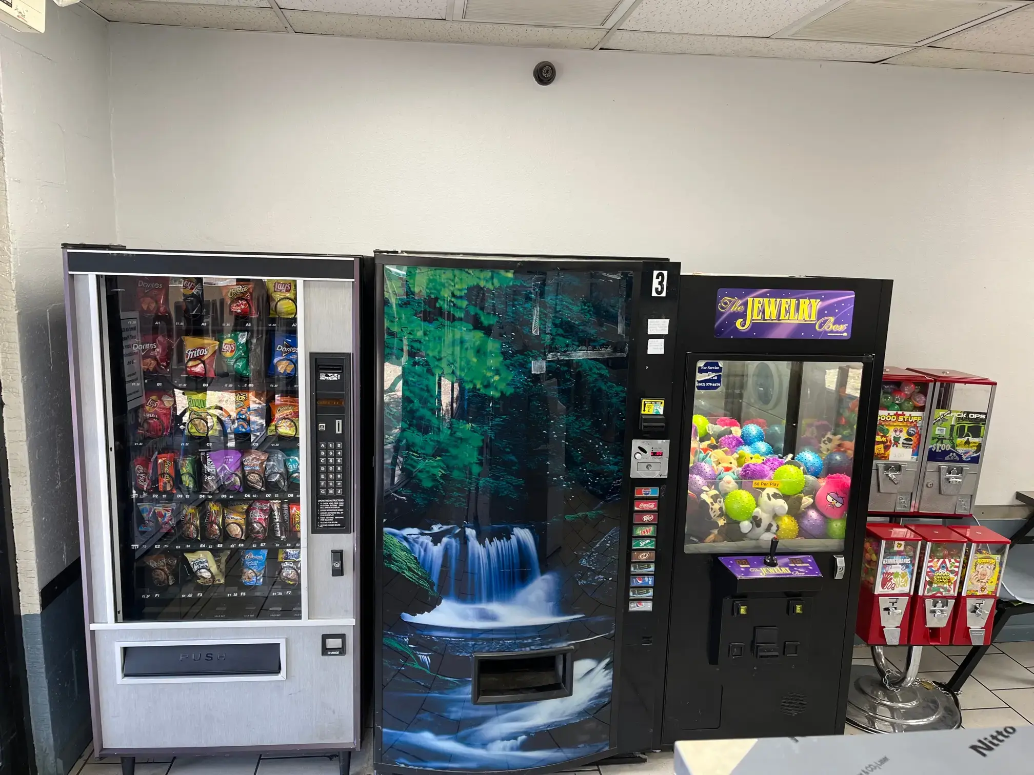 The Clean Spin 24 Hour Laundromat - Image 15