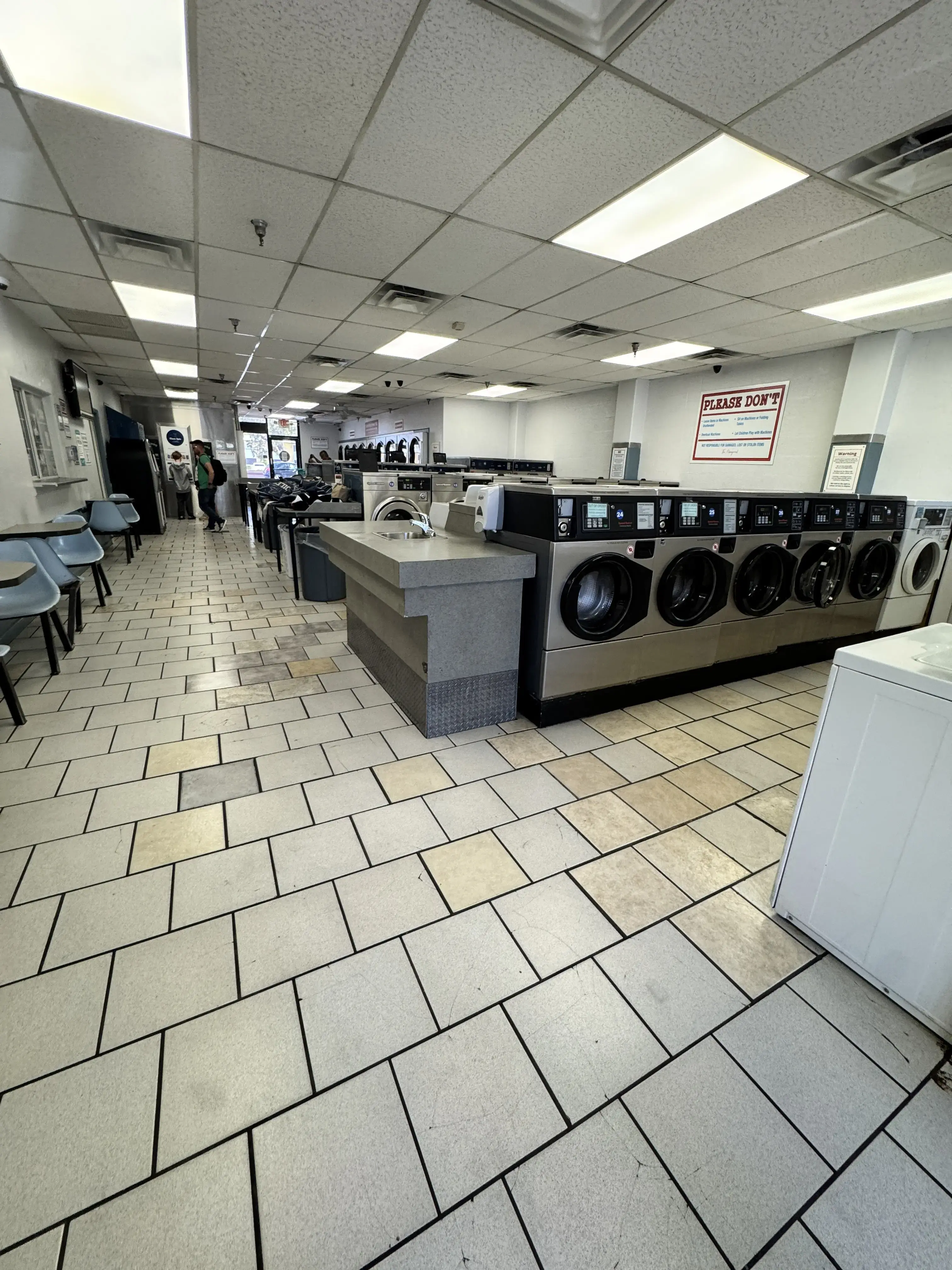 The Clean Spin 24 Hour Laundromat - Image 6
