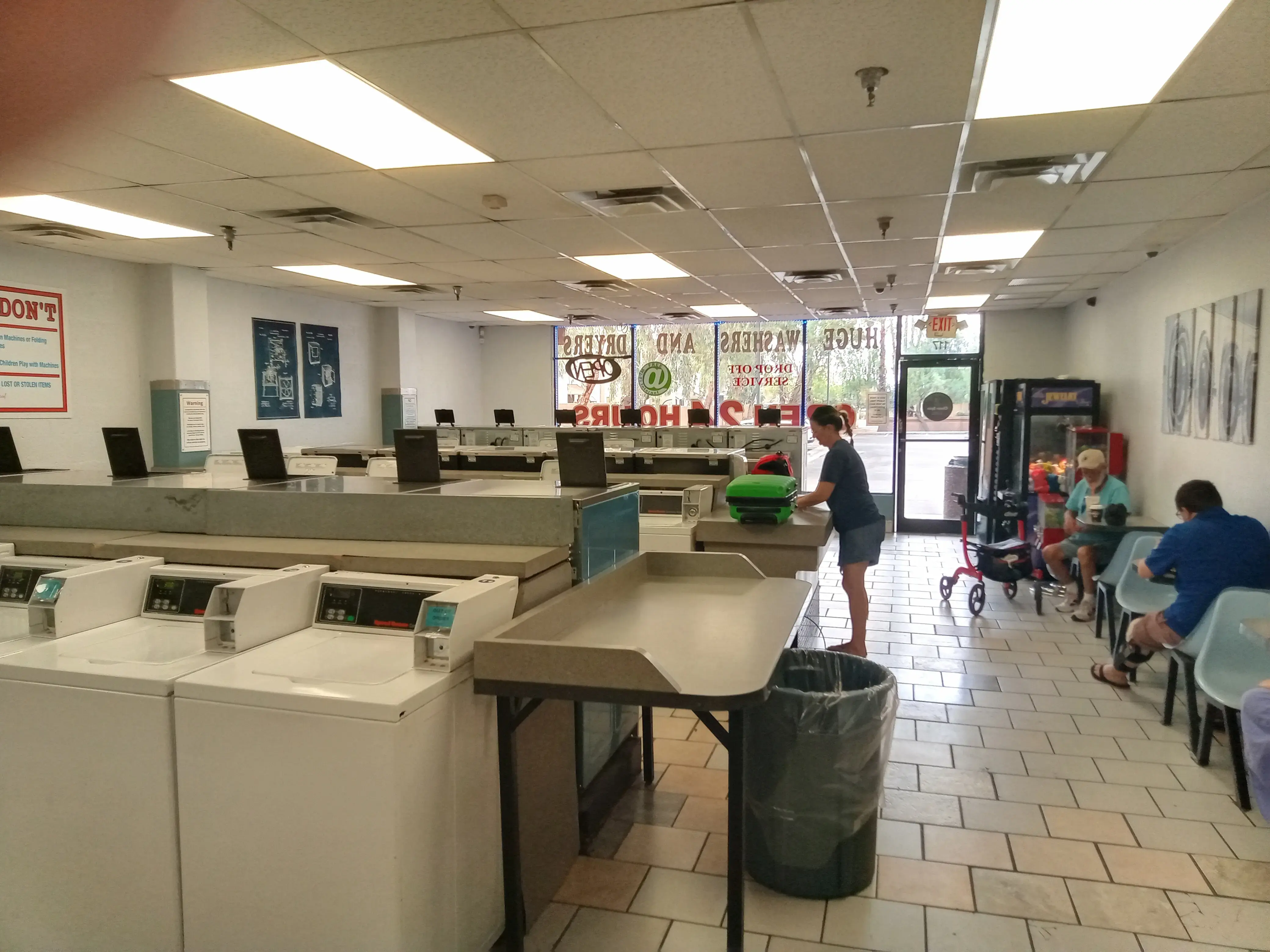 The Clean Spin 24 Hour Laundromat - Image 5