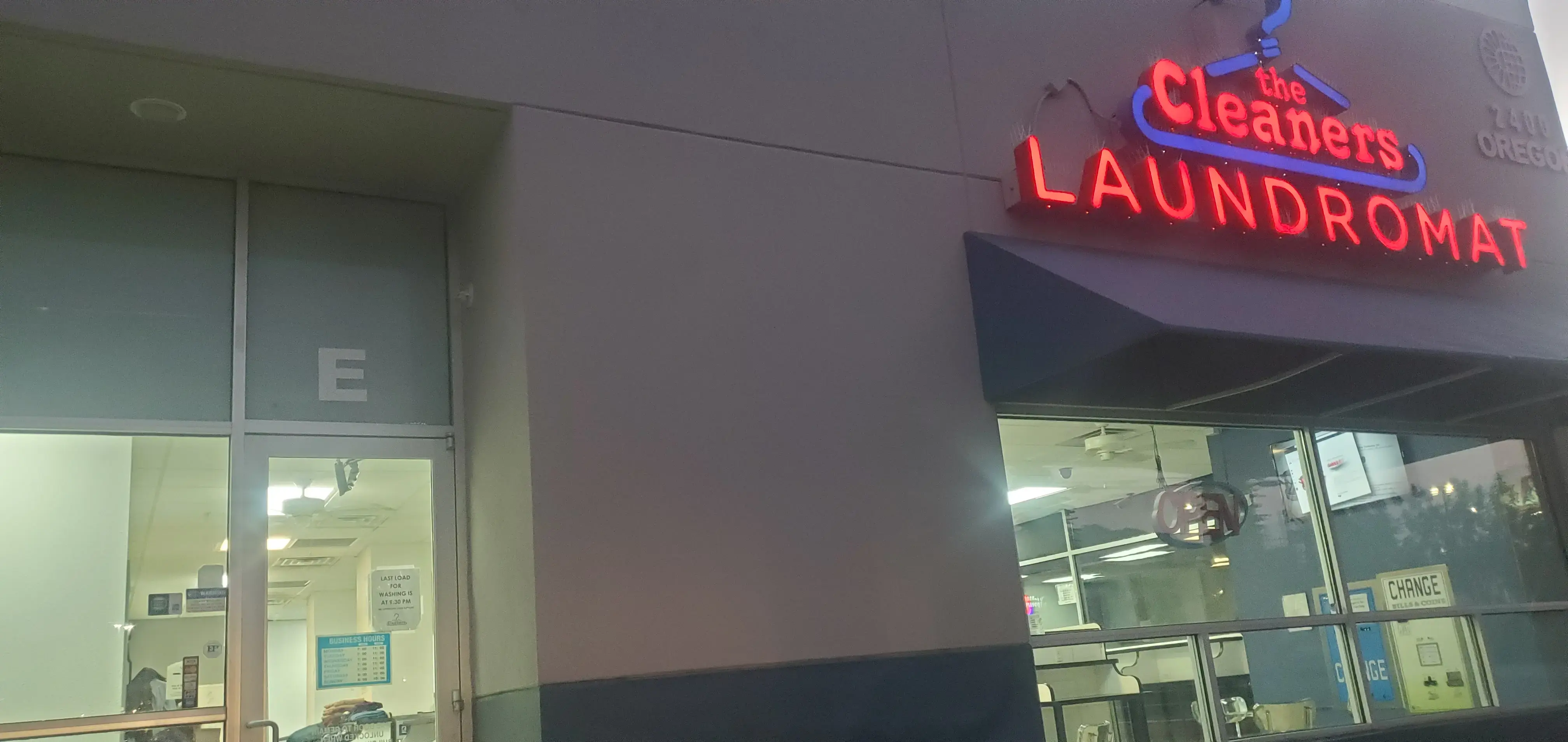 The Cleaners Laundromat thumbnail 8