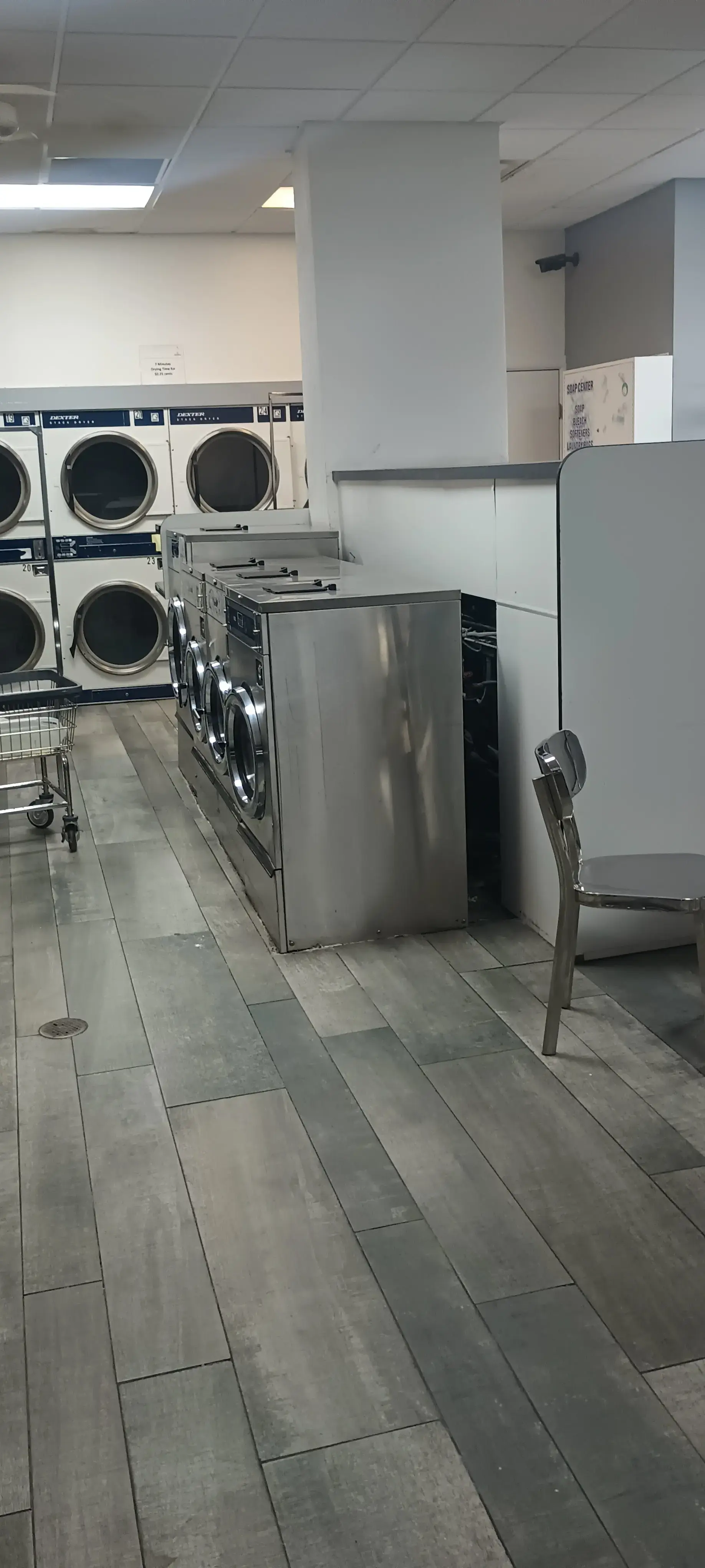 The Cleaners Laundromat thumbnail 17
