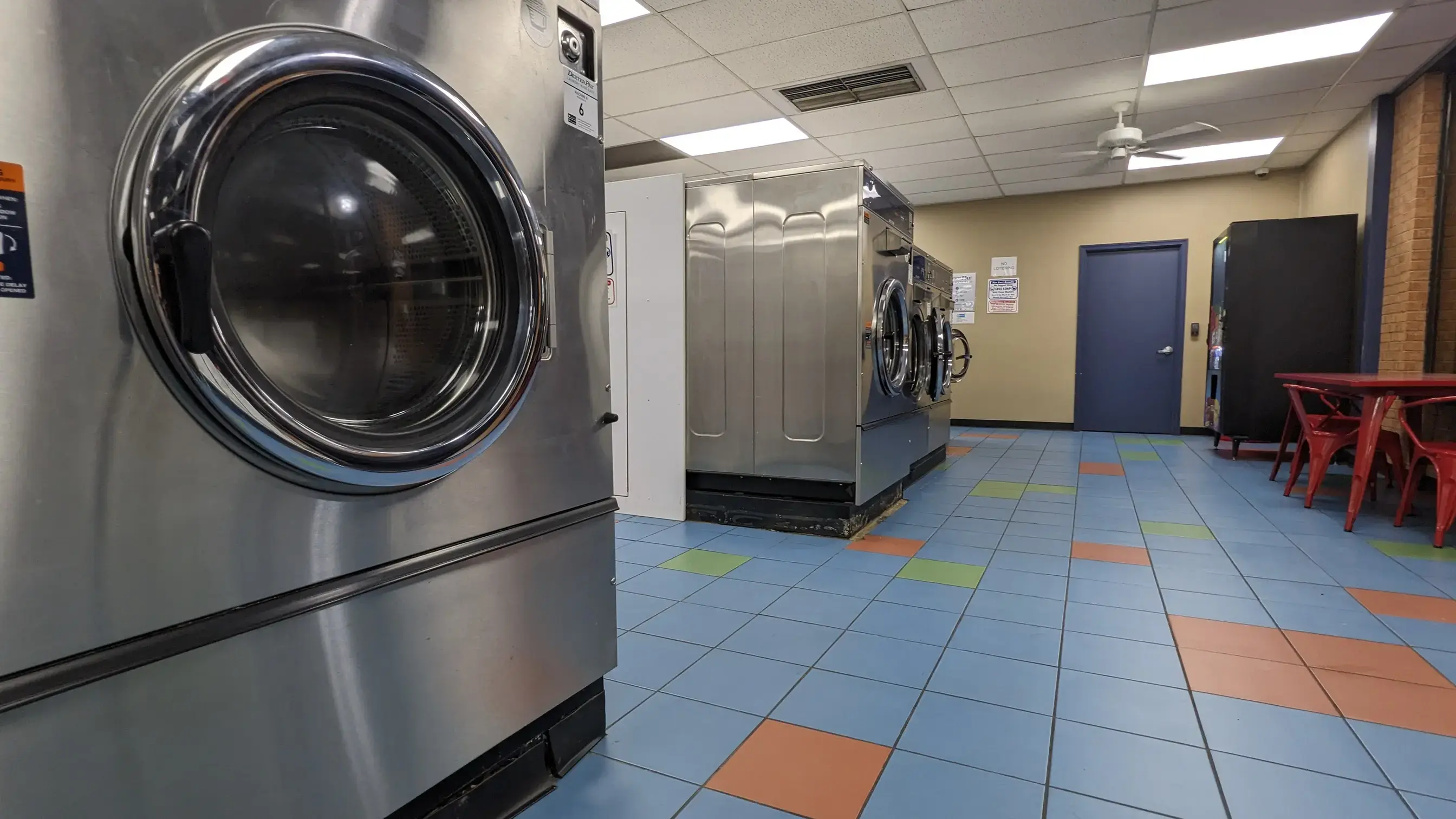 The Clothes Spin Laundromat - Image 6