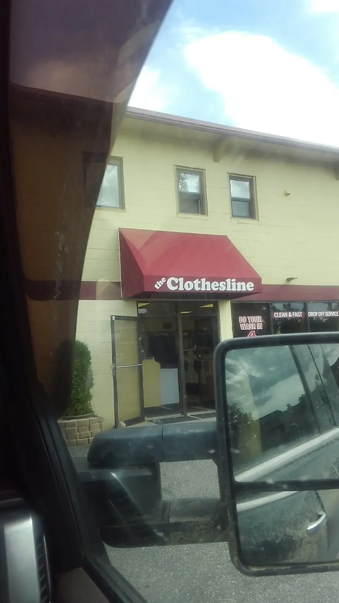 The Clothesline thumbnail 20