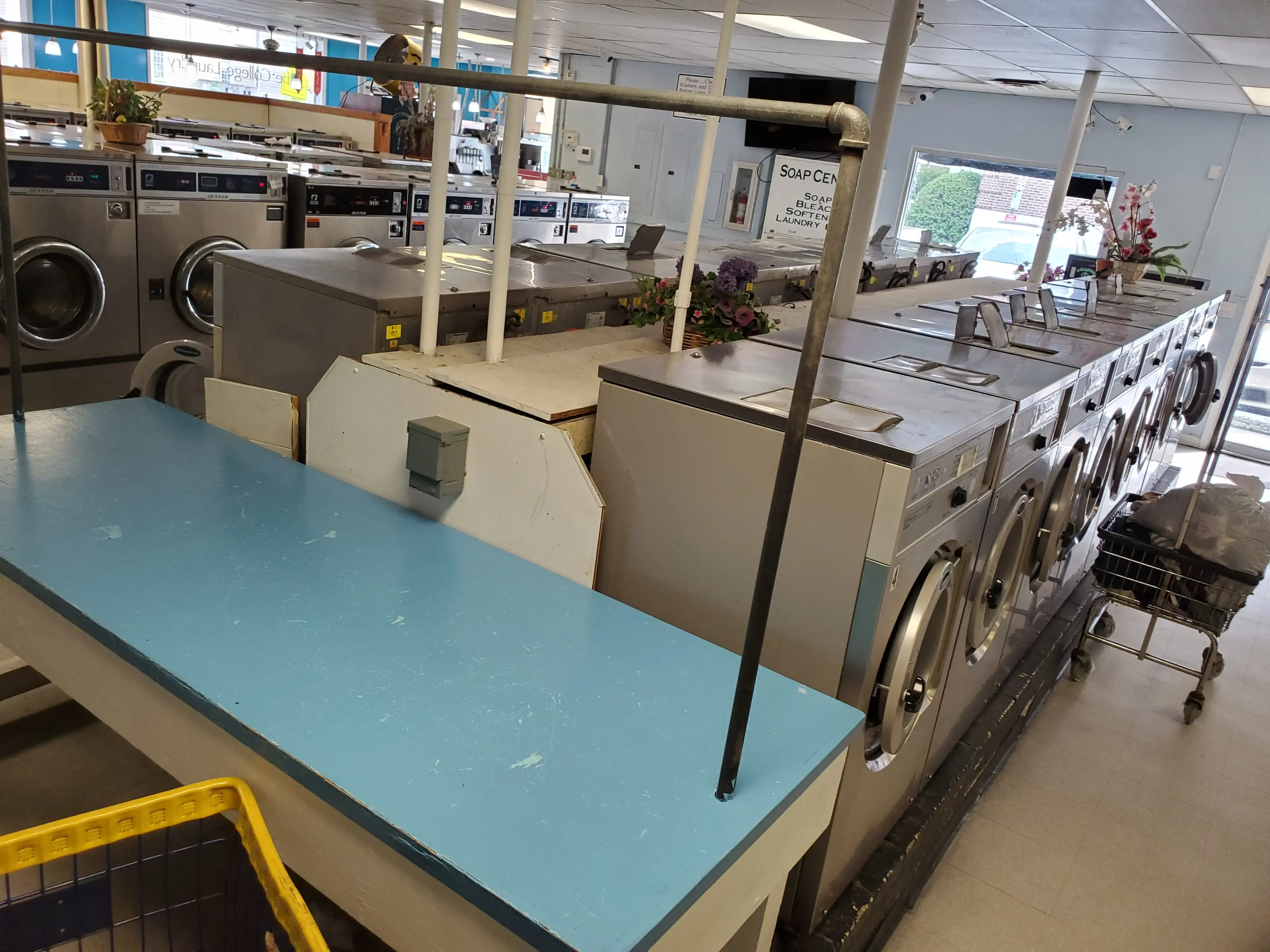 The College Laundry - Image 4