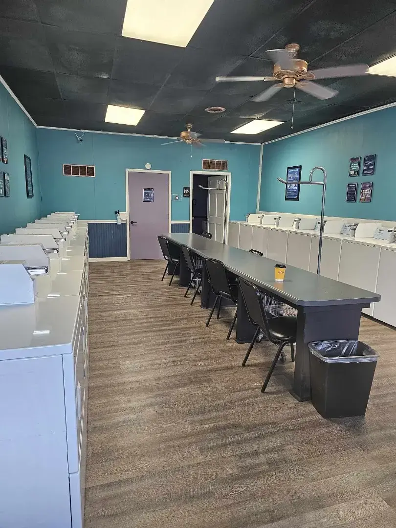 The Dirty Laundry Club thumbnail 4