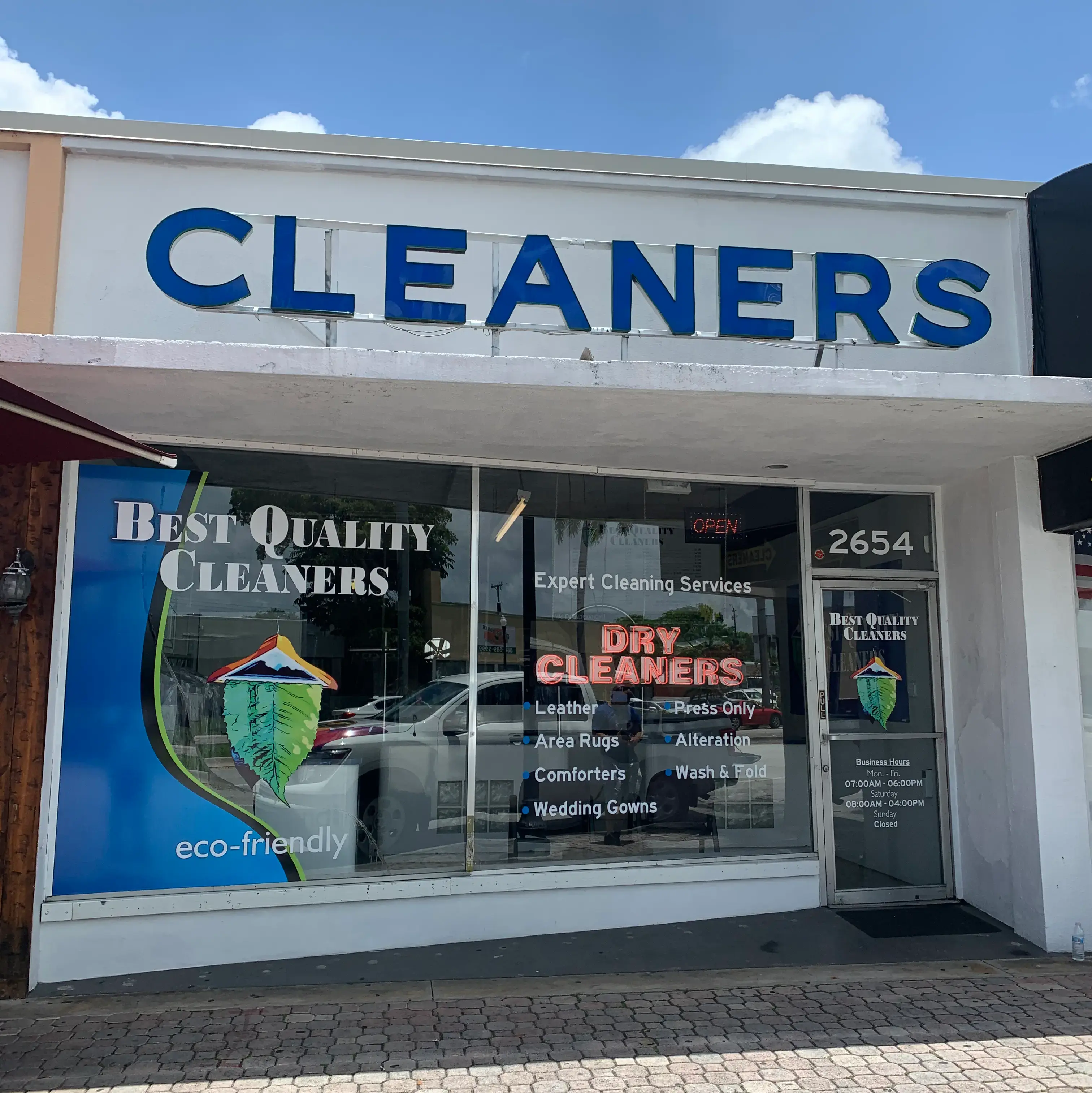 The Dry Cleaner - Hollywood thumbnail 1