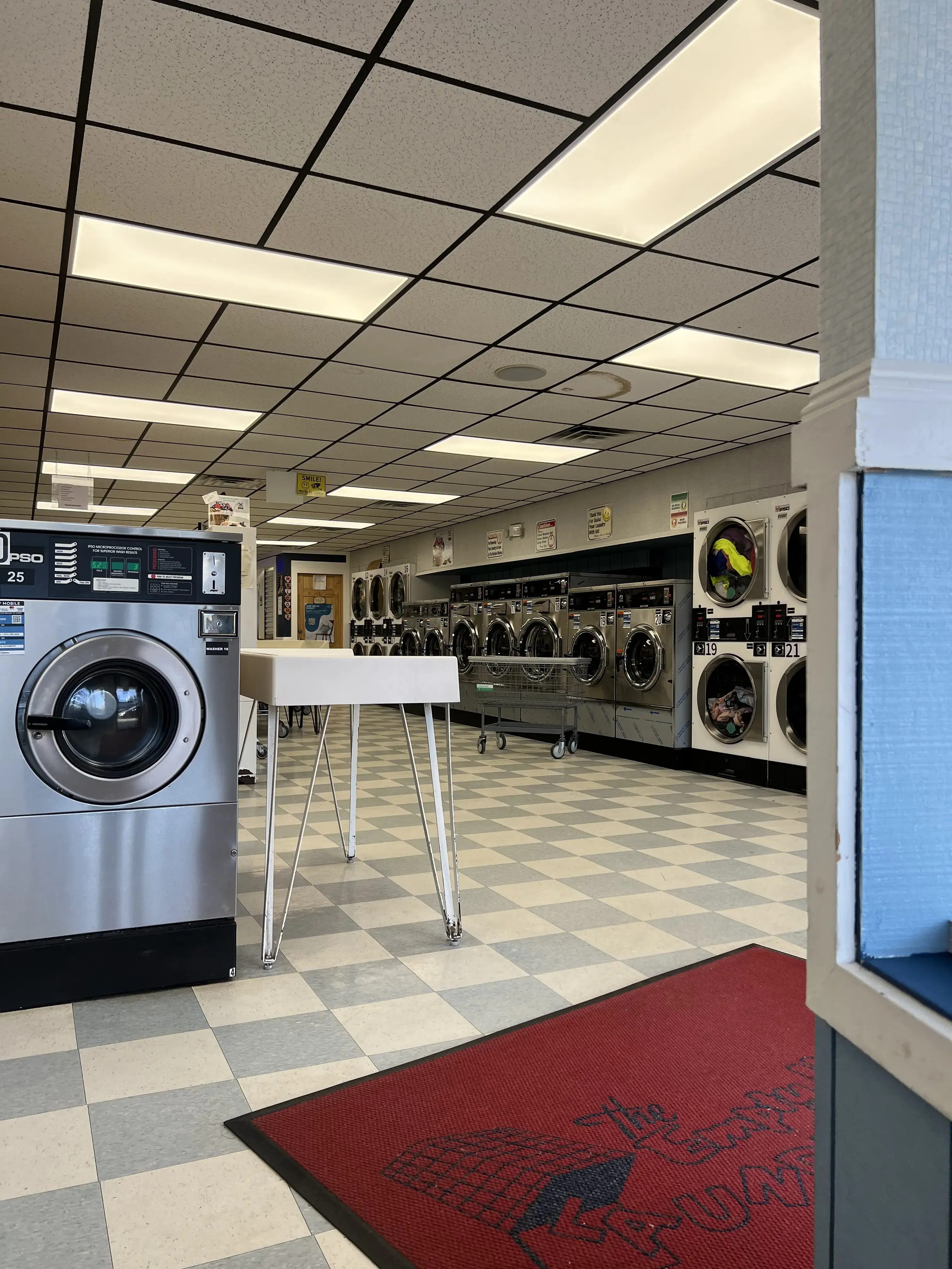 The Empty Hamper Laundromat thumbnail 20