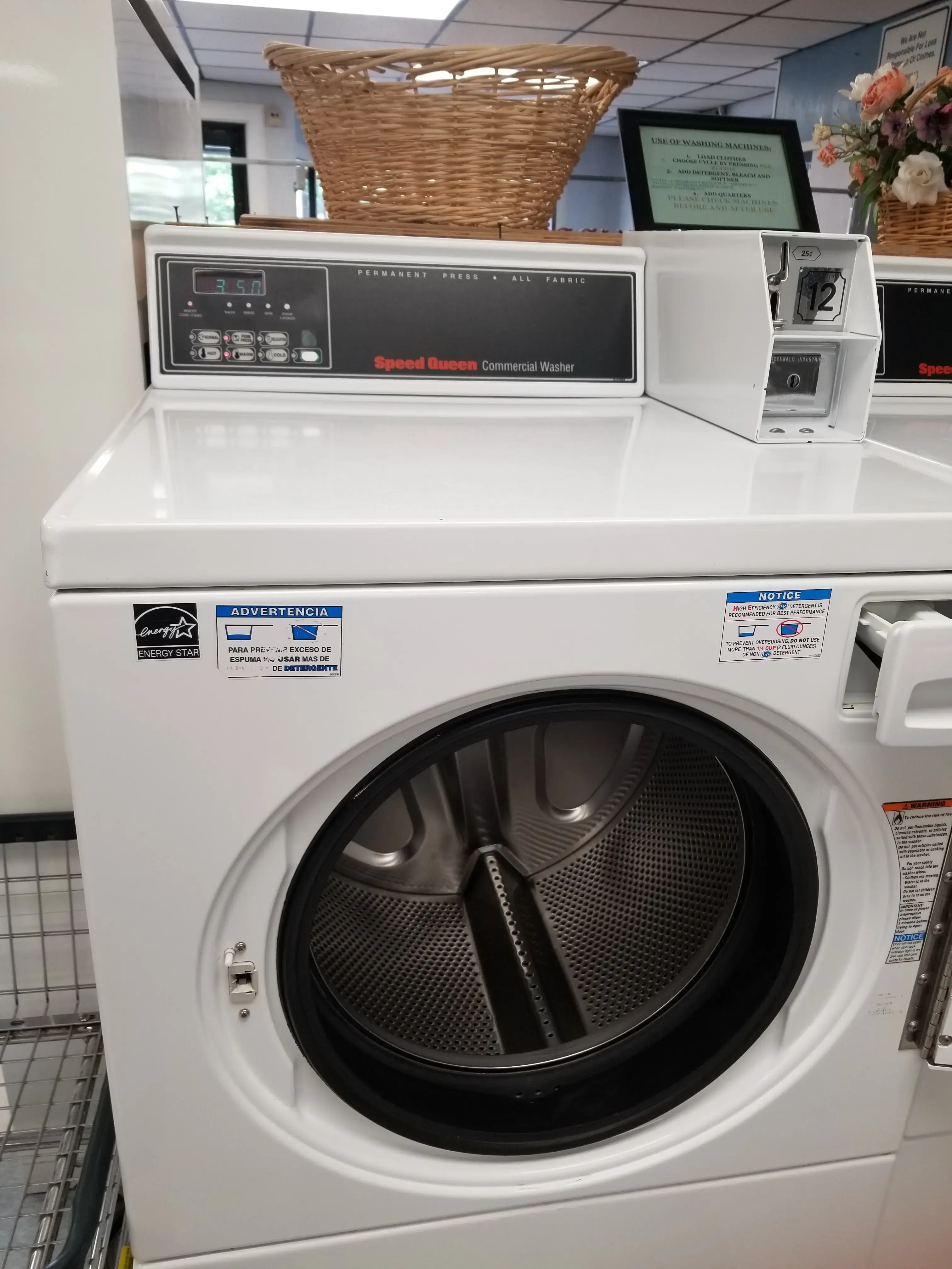 The Empty Hamper Laundromat thumbnail 6
