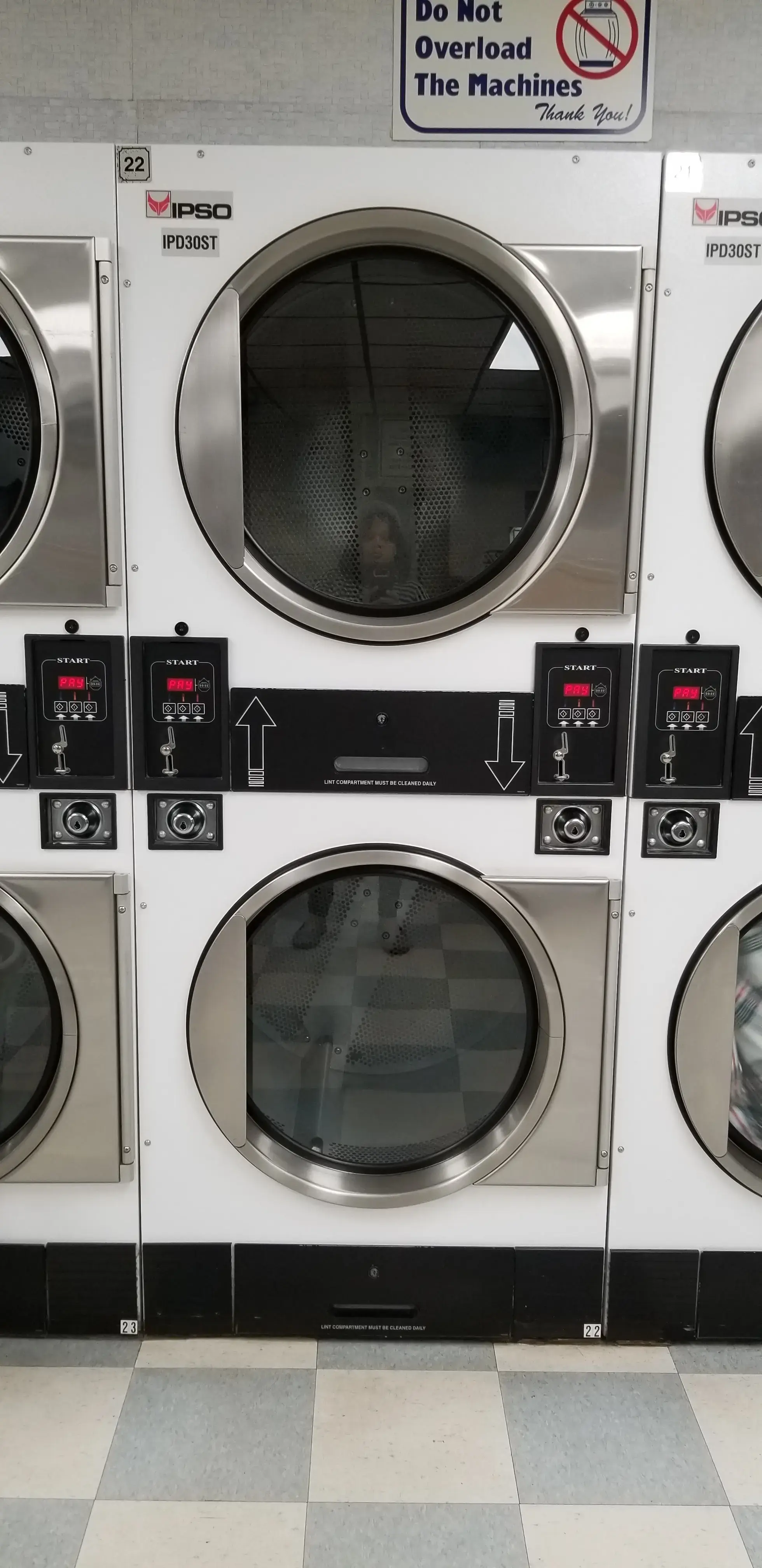 The Empty Hamper Laundromat thumbnail 14